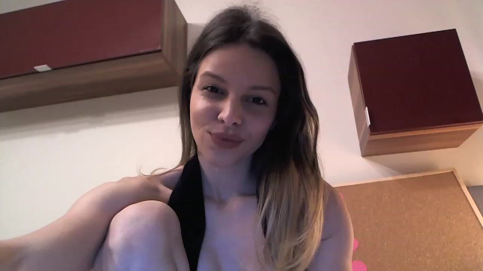 Gallery image thumbnail from Heaven_hot's myfreecams stream on, 02/04/2023, 14:39 image 3 of 20
