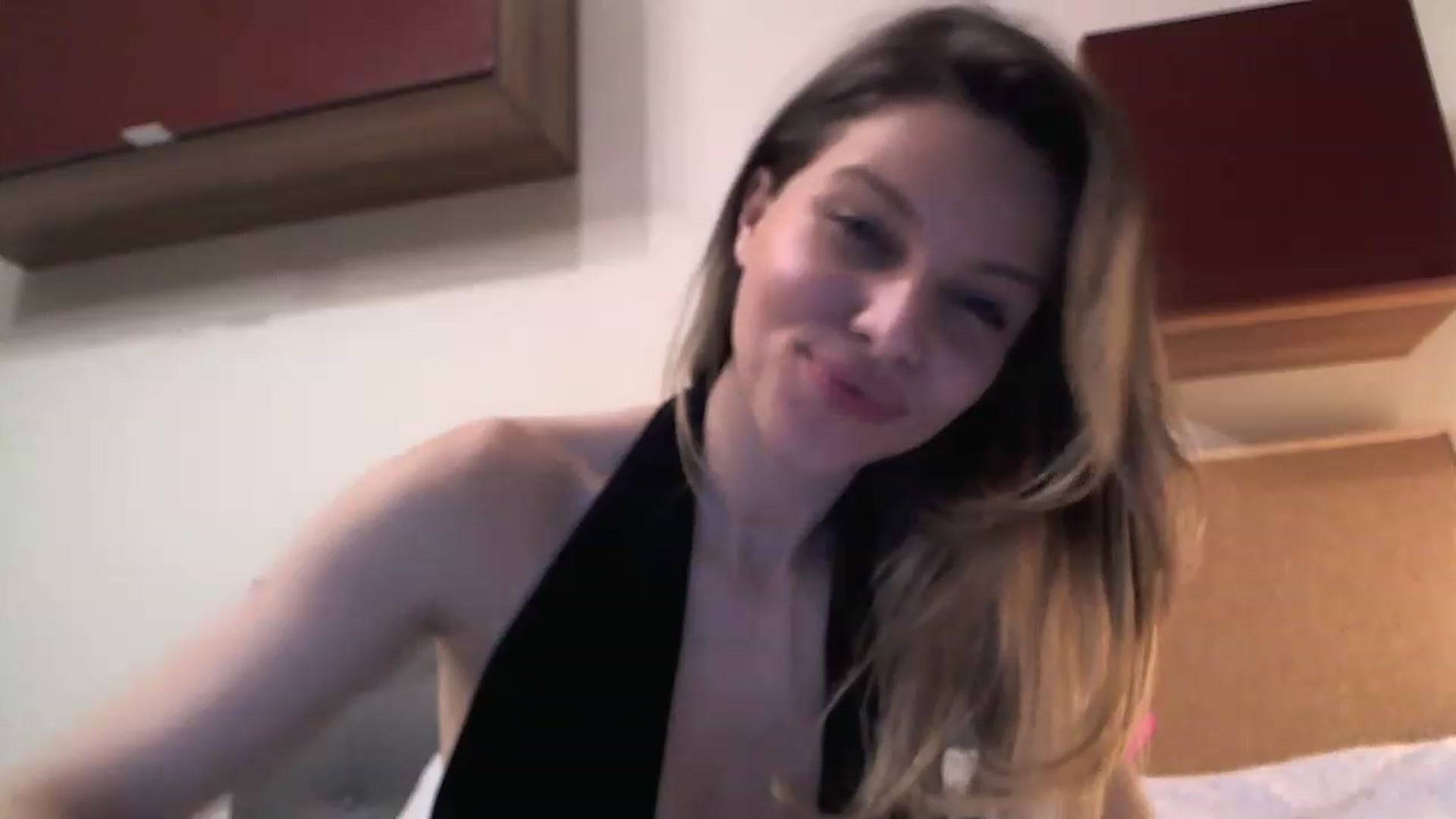 Gallery image thumbnail from Heaven_hot's myfreecams stream on, 02/04/2023, 16:23 image 19 of 20