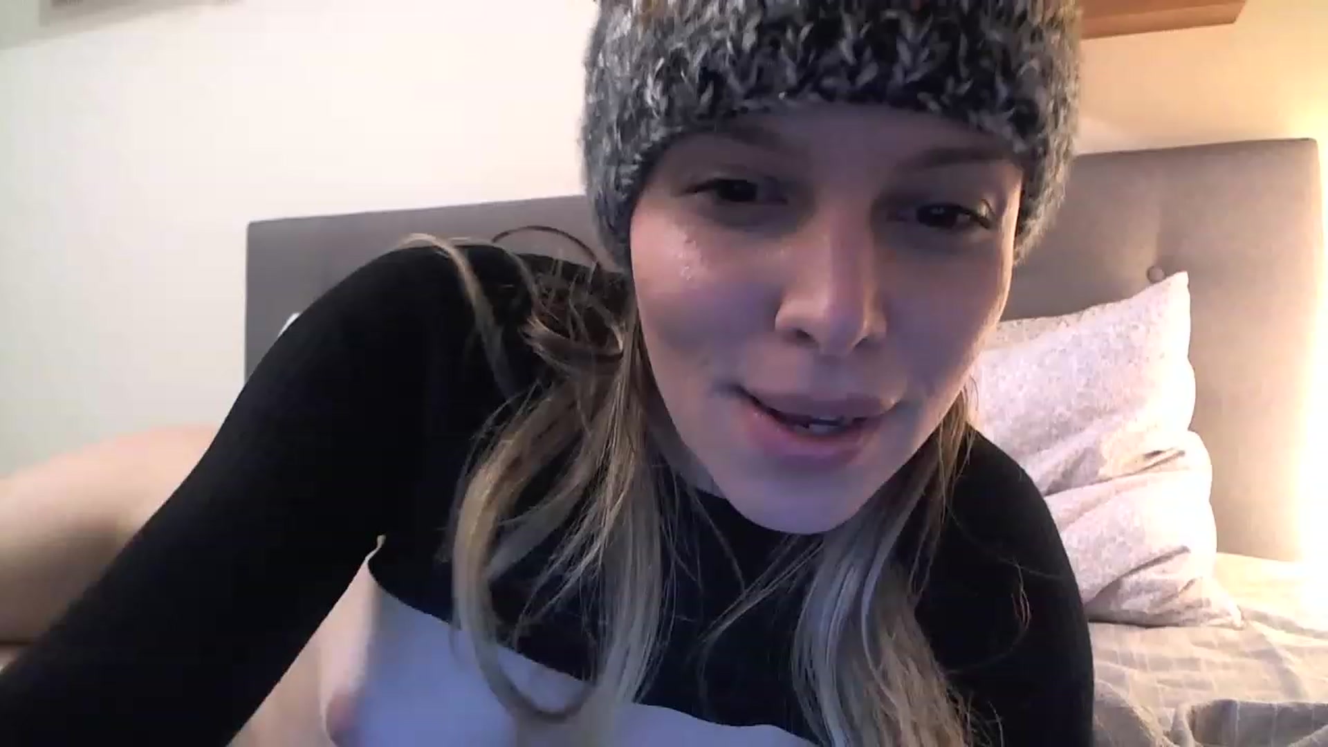 Gallery image thumbnail from Heaven_hot's myfreecams stream on, 02/12/2023, 16:25 image 13 of 20