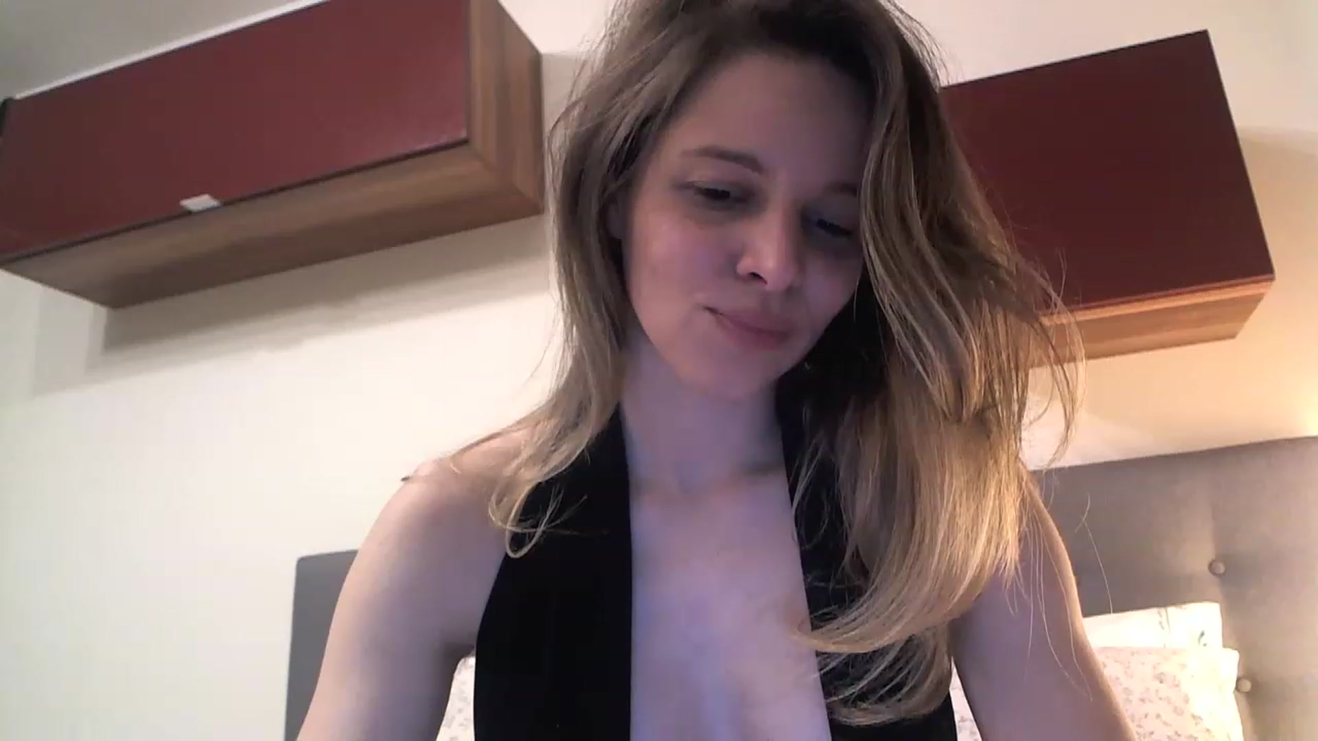 Gallery image thumbnail from Heaven_hot's myfreecams stream on, 02/13/2023, 18:00 image 20 of 20