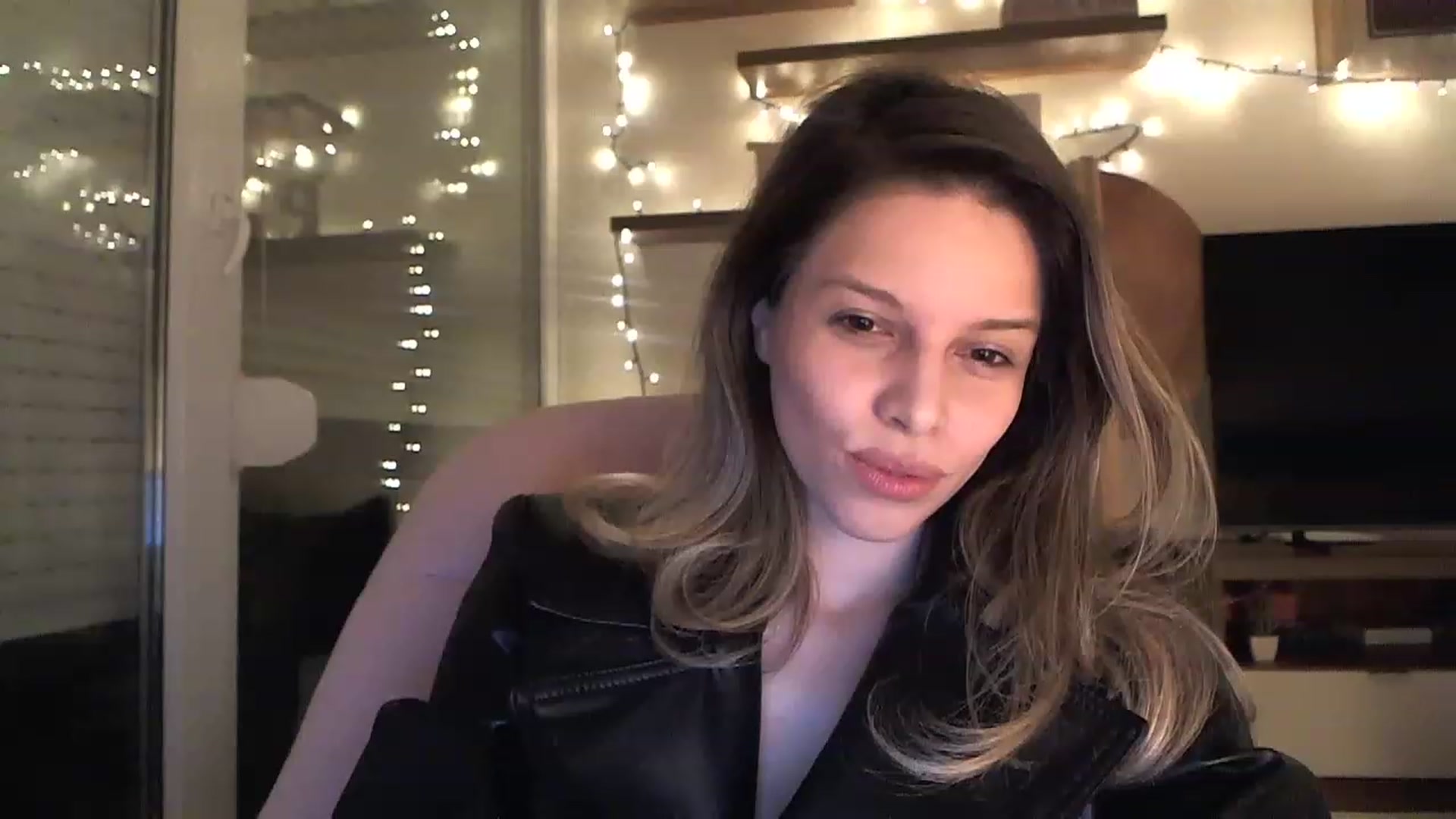Gallery image thumbnail from Heaven_hot's myfreecams stream on, 02/14/2023, 17:27 image 19 of 20
