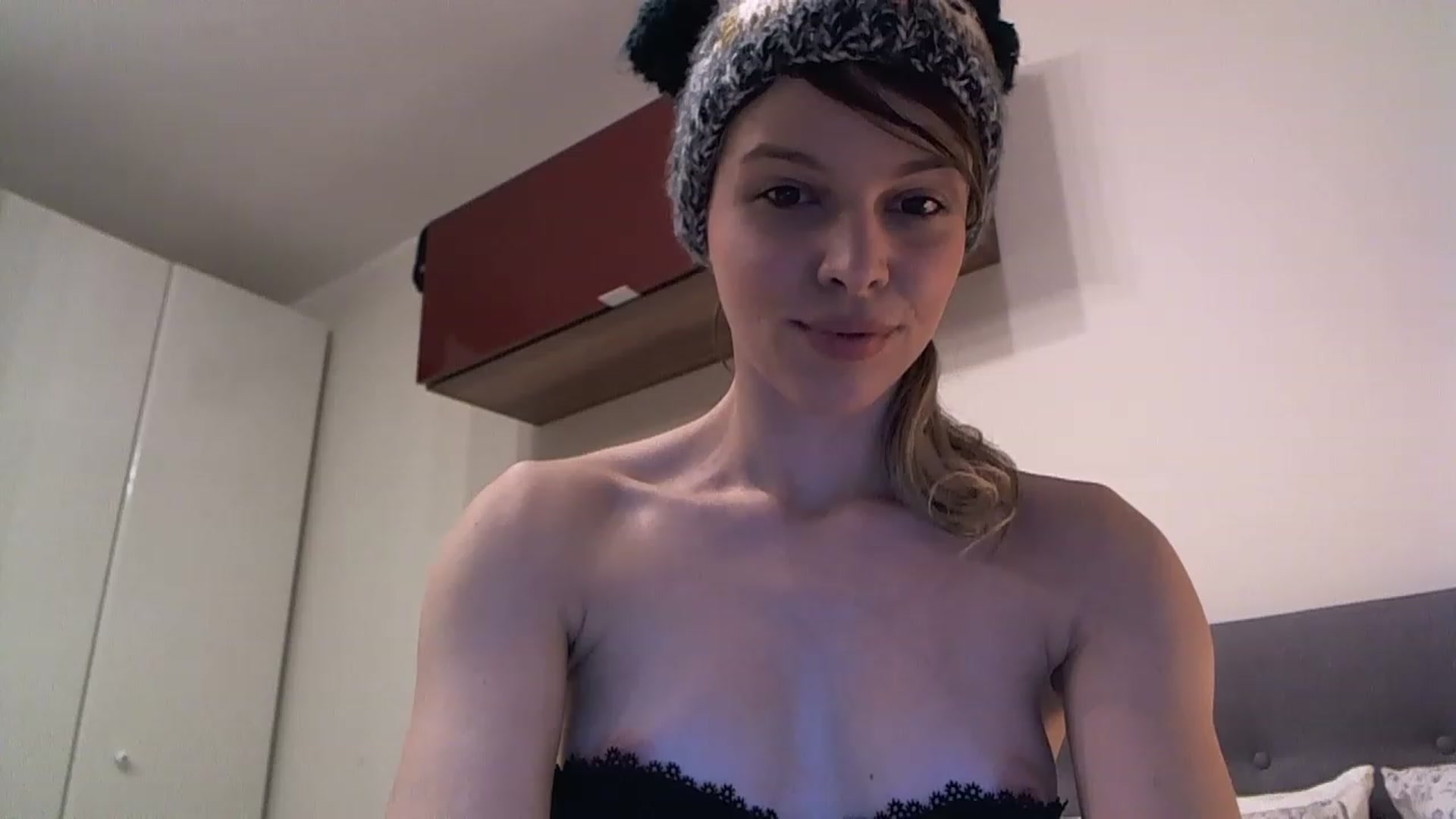 Gallery image thumbnail from Heaven_hot's myfreecams stream on, 02/19/2023, 14:49 image 11 of 20