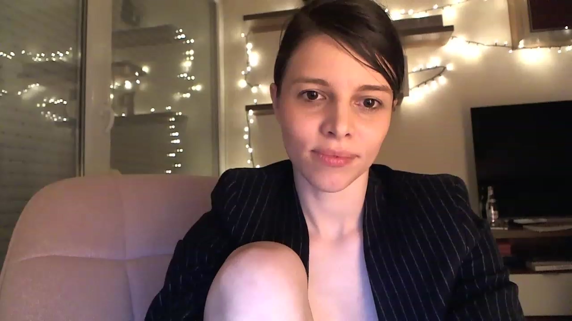 Gallery image thumbnail from Heaven_hot's myfreecams stream on, 02/20/2023, 18:41 image 8 of 20