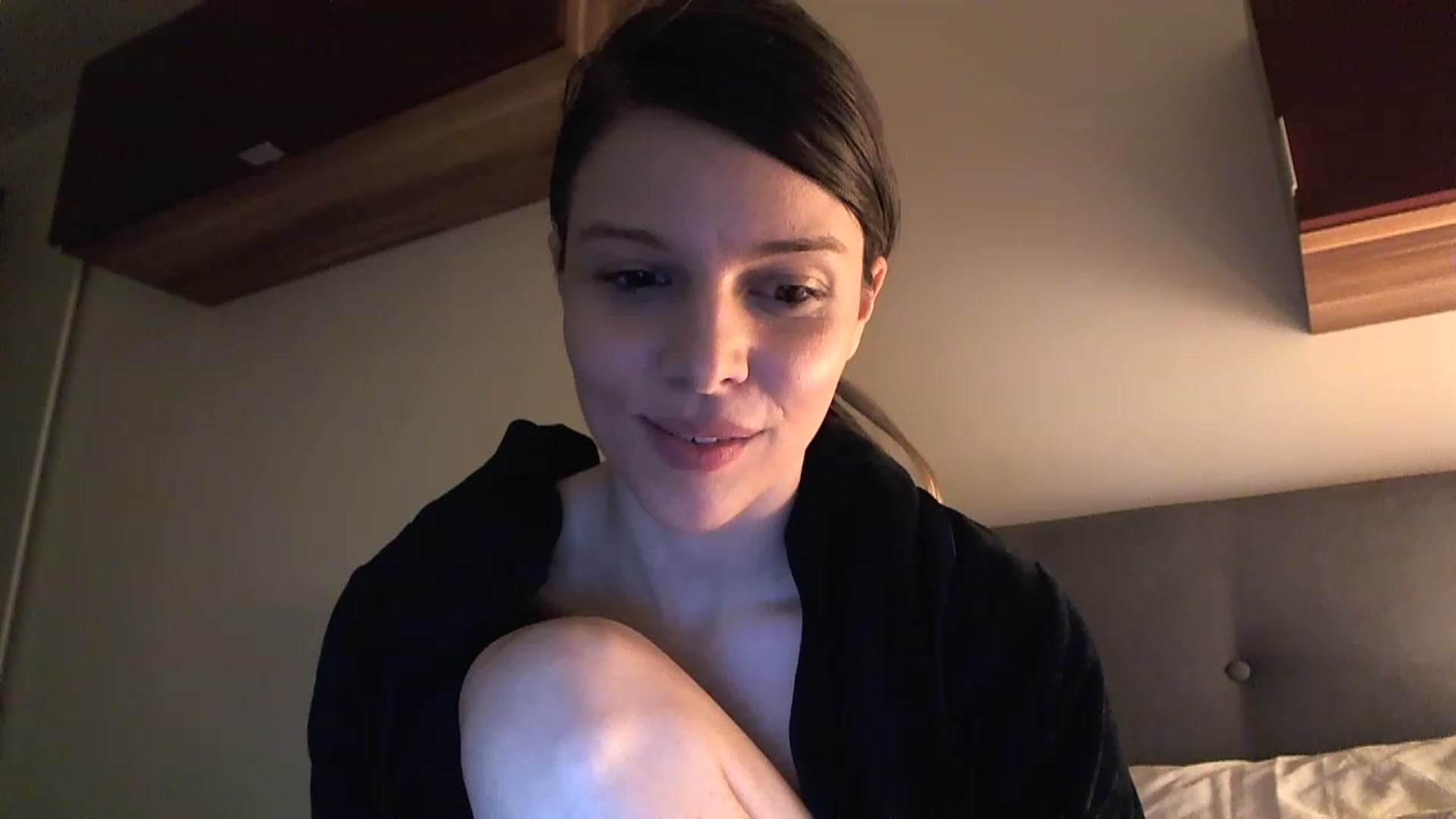 Gallery image thumbnail from Heaven_hot's myfreecams stream on, 02/20/2023, 18:41 image 14 of 20