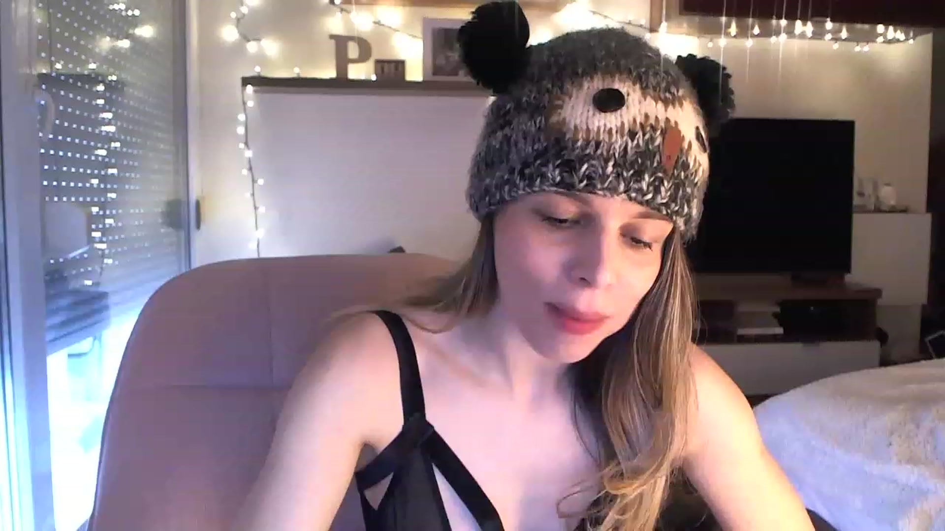 Gallery image thumbnail from Heaven_hot's myfreecams stream on, 02/26/2023, 14:34 image 9 of 20