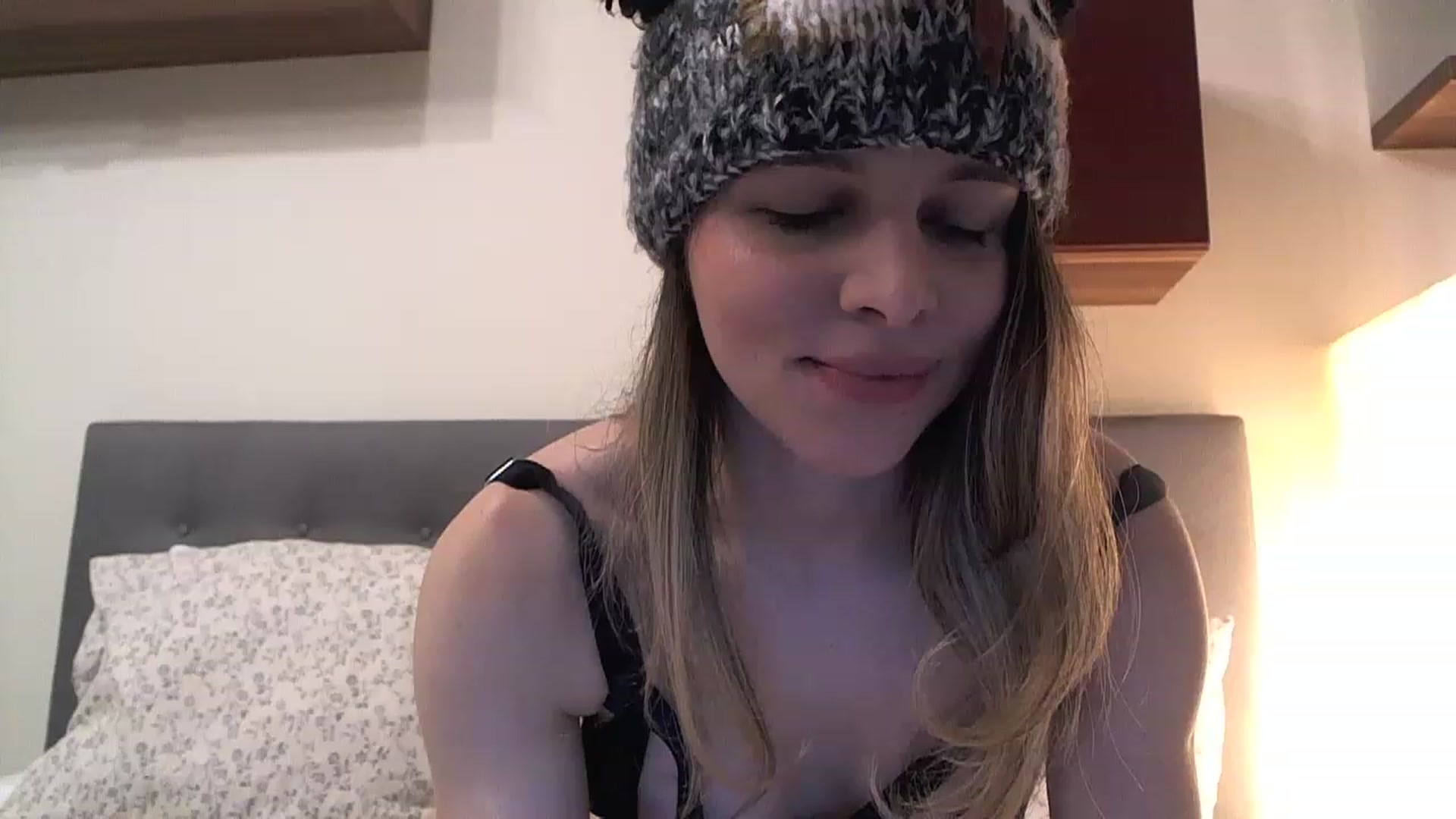 Gallery image thumbnail from Heaven_hot's myfreecams stream on, 02/26/2023, 14:34 image 17 of 20