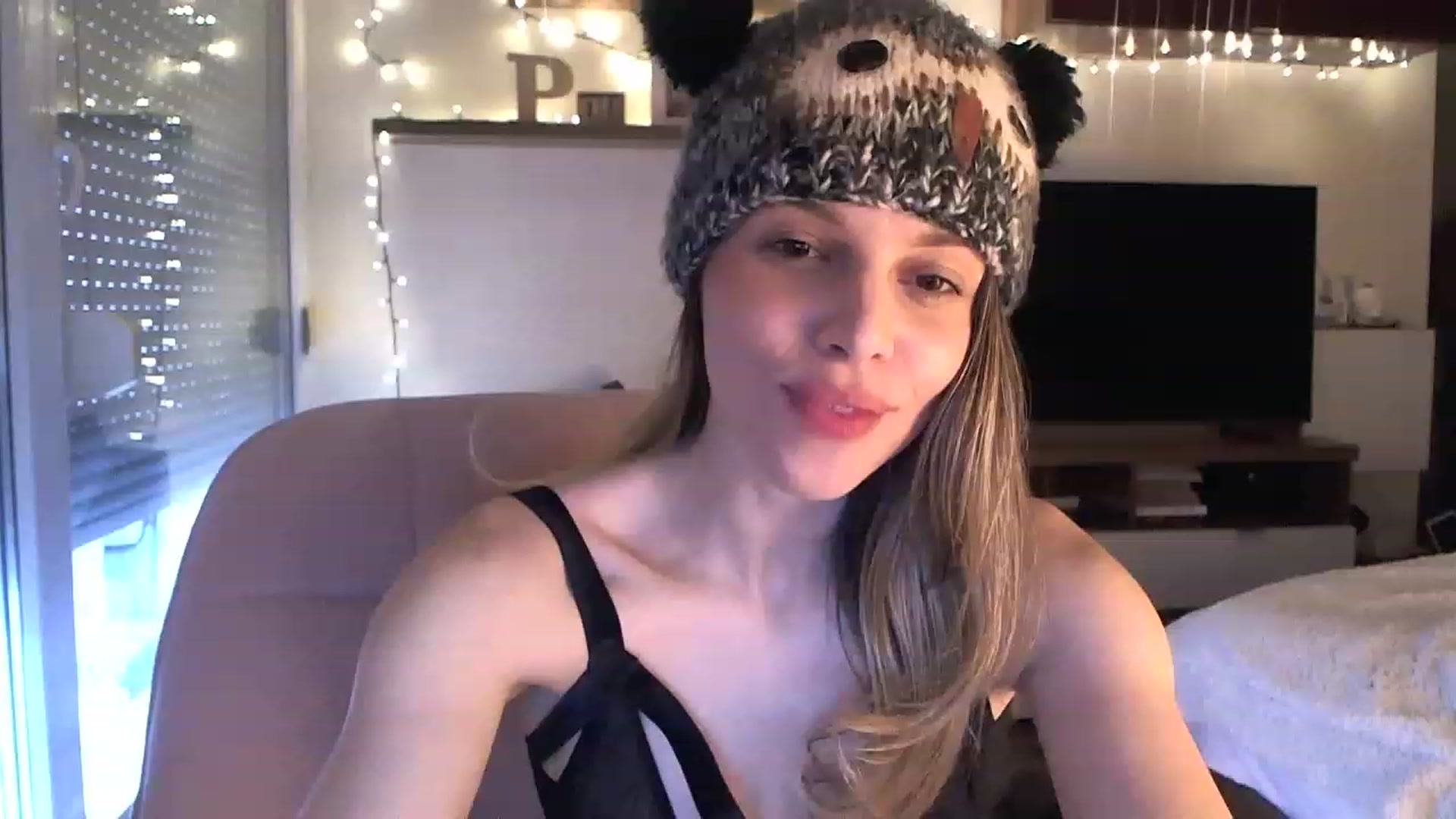Gallery image thumbnail from Heaven_hot's myfreecams stream on, 02/26/2023, 14:34 image 7 of 20
