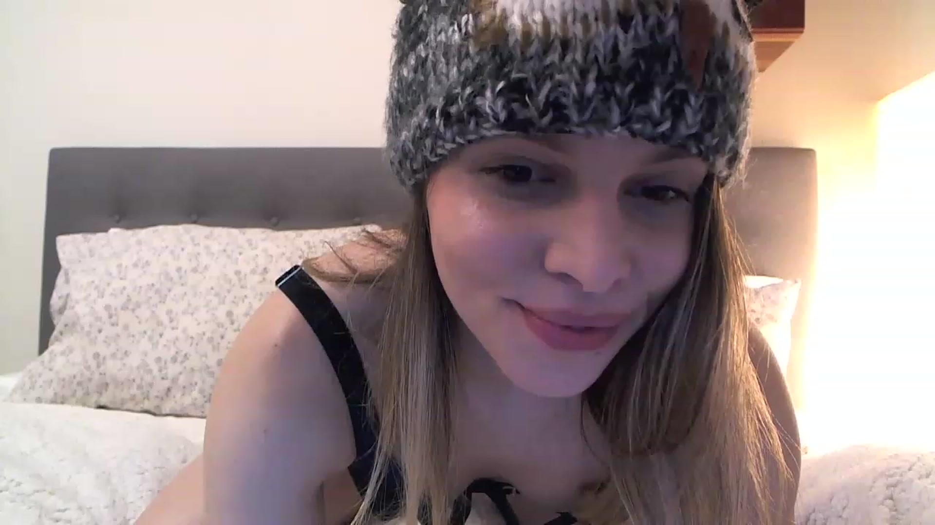 Gallery image thumbnail from Heaven_hot's myfreecams stream on, 02/26/2023, 14:34 image 15 of 20