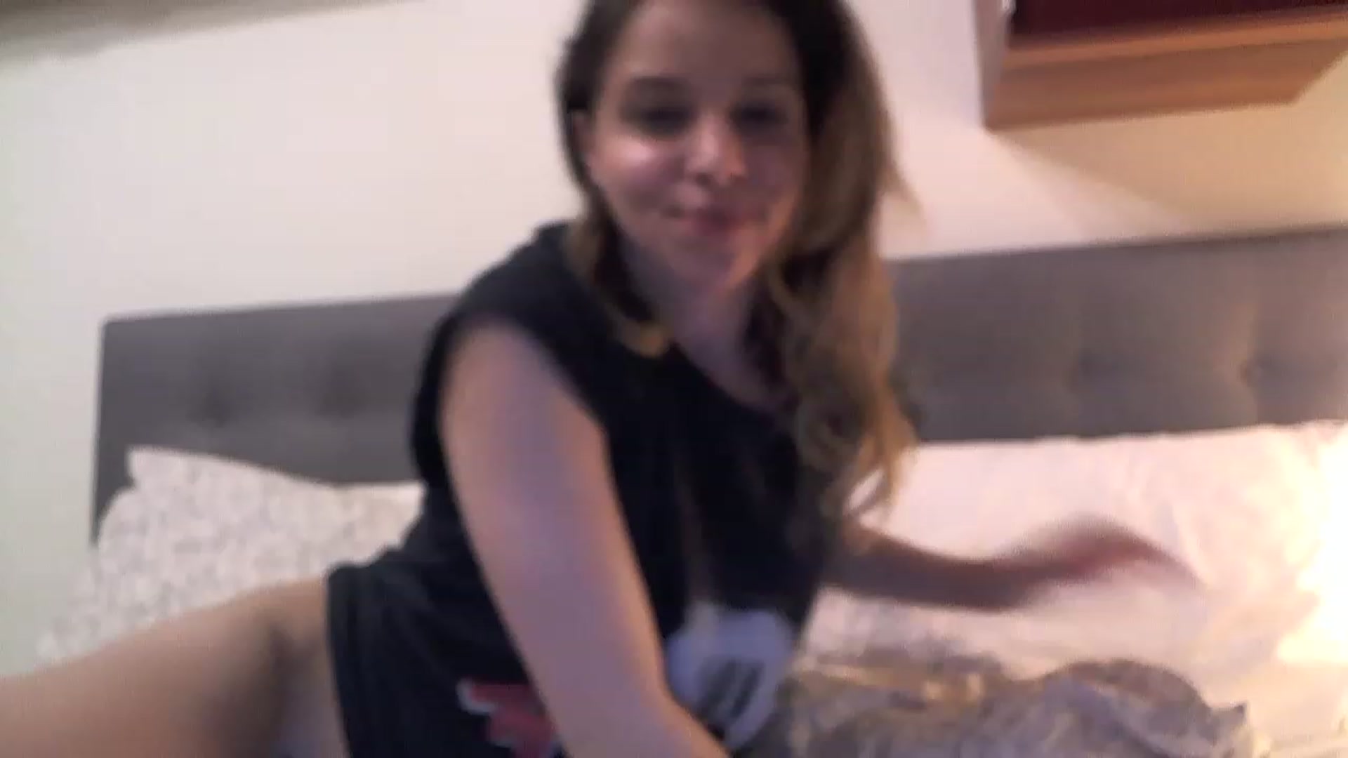 Gallery image thumbnail from Heaven_hot's myfreecams stream on, 03/04/2023, 16:29 image 19 of 20