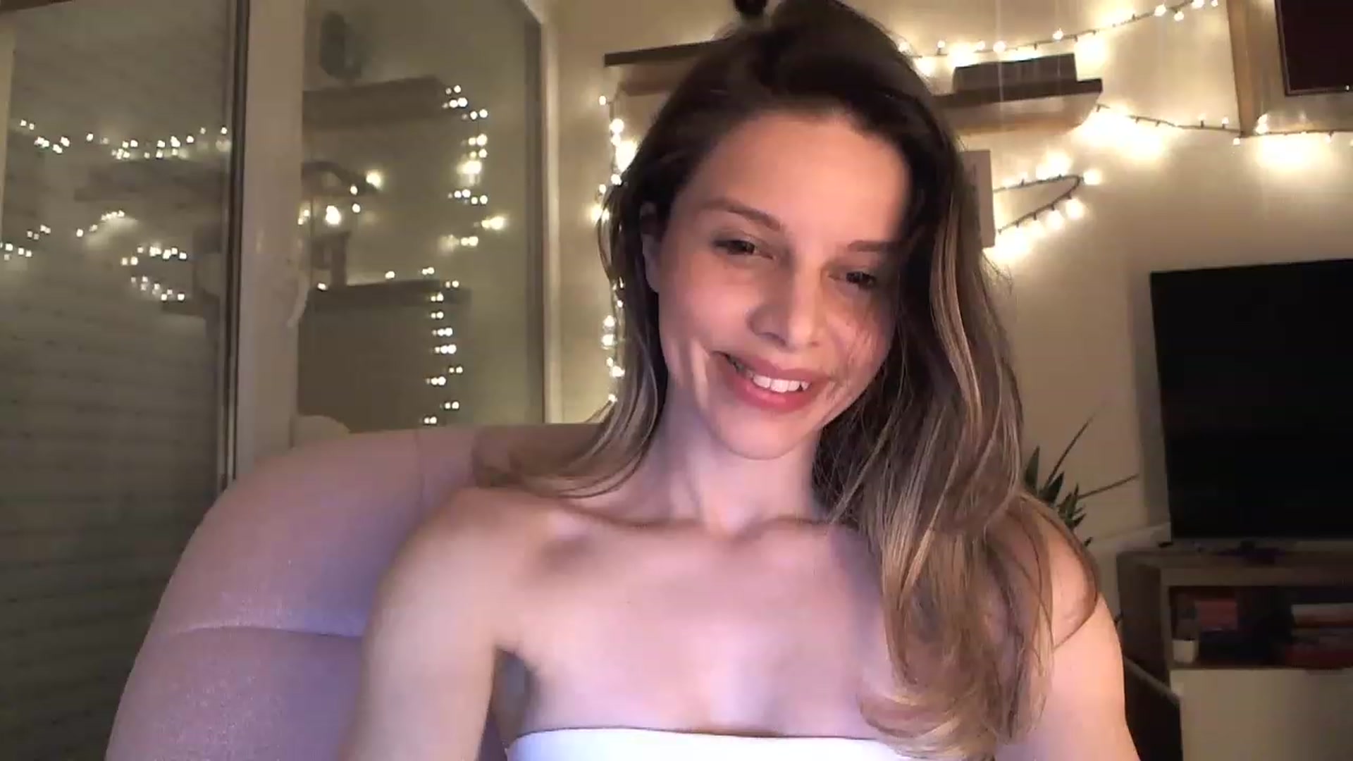 Gallery image thumbnail from Heaven_hot's myfreecams stream on, 03/07/2023, 18:19 image 7 of 20