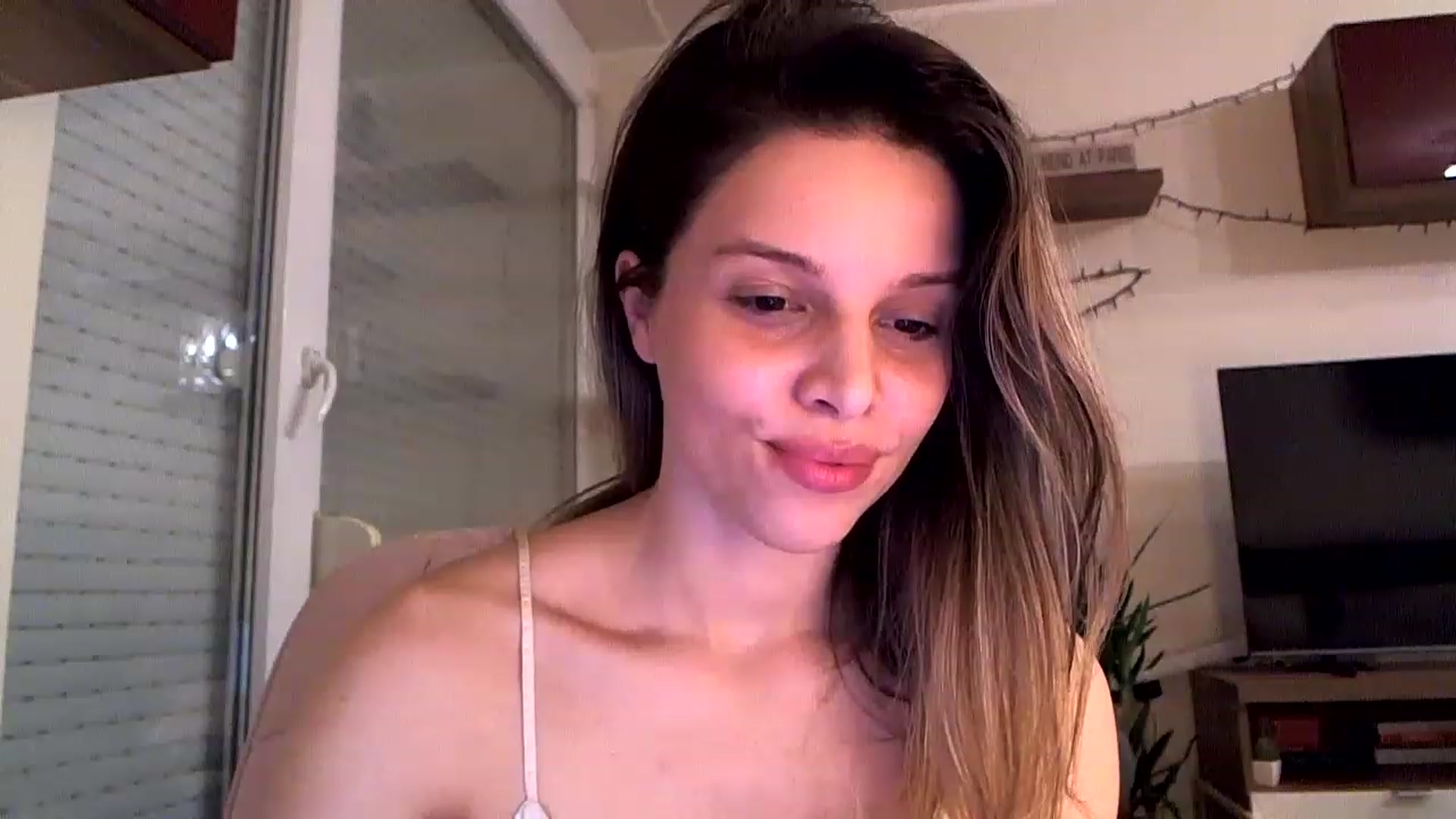 Gallery image thumbnail from Heaven_hot's myfreecams stream on, 03/08/2023, 18:32 image 18 of 20