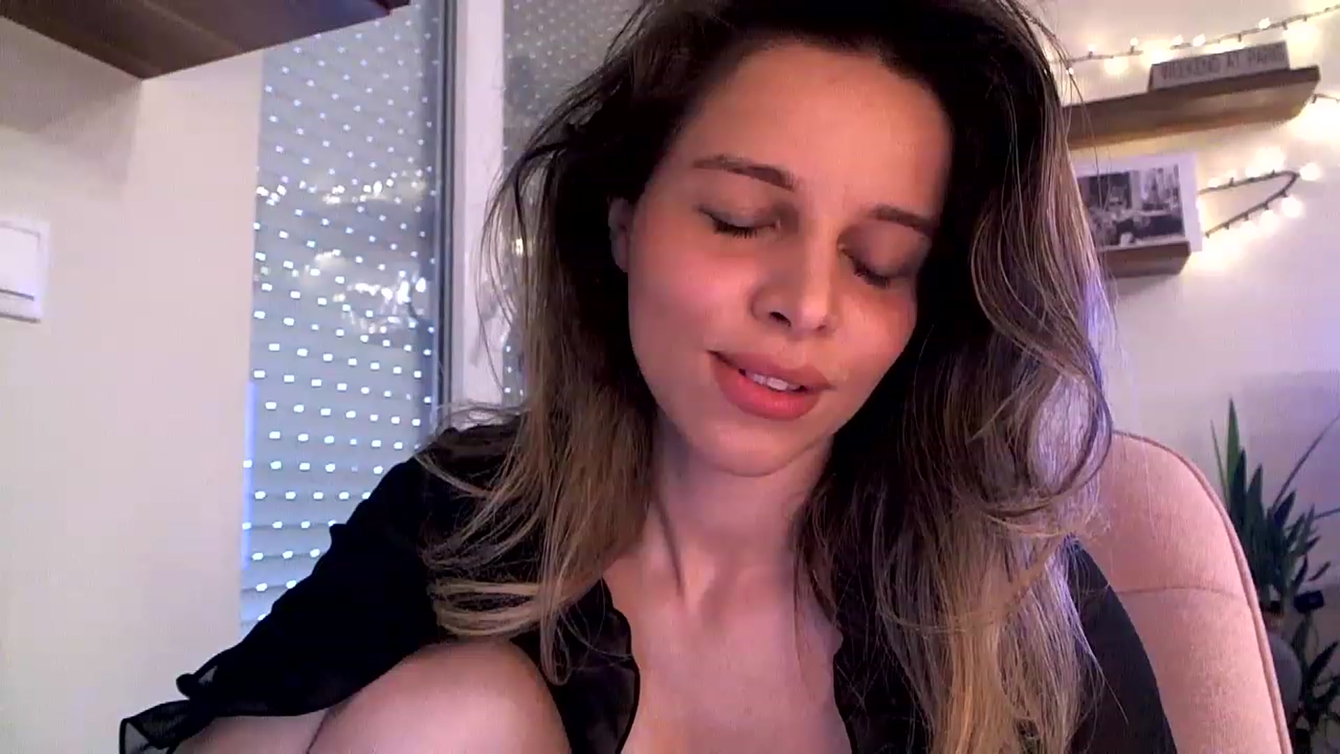 Gallery image thumbnail from Heaven_hot's myfreecams stream on, 03/09/2023, 15:13 image 18 of 20