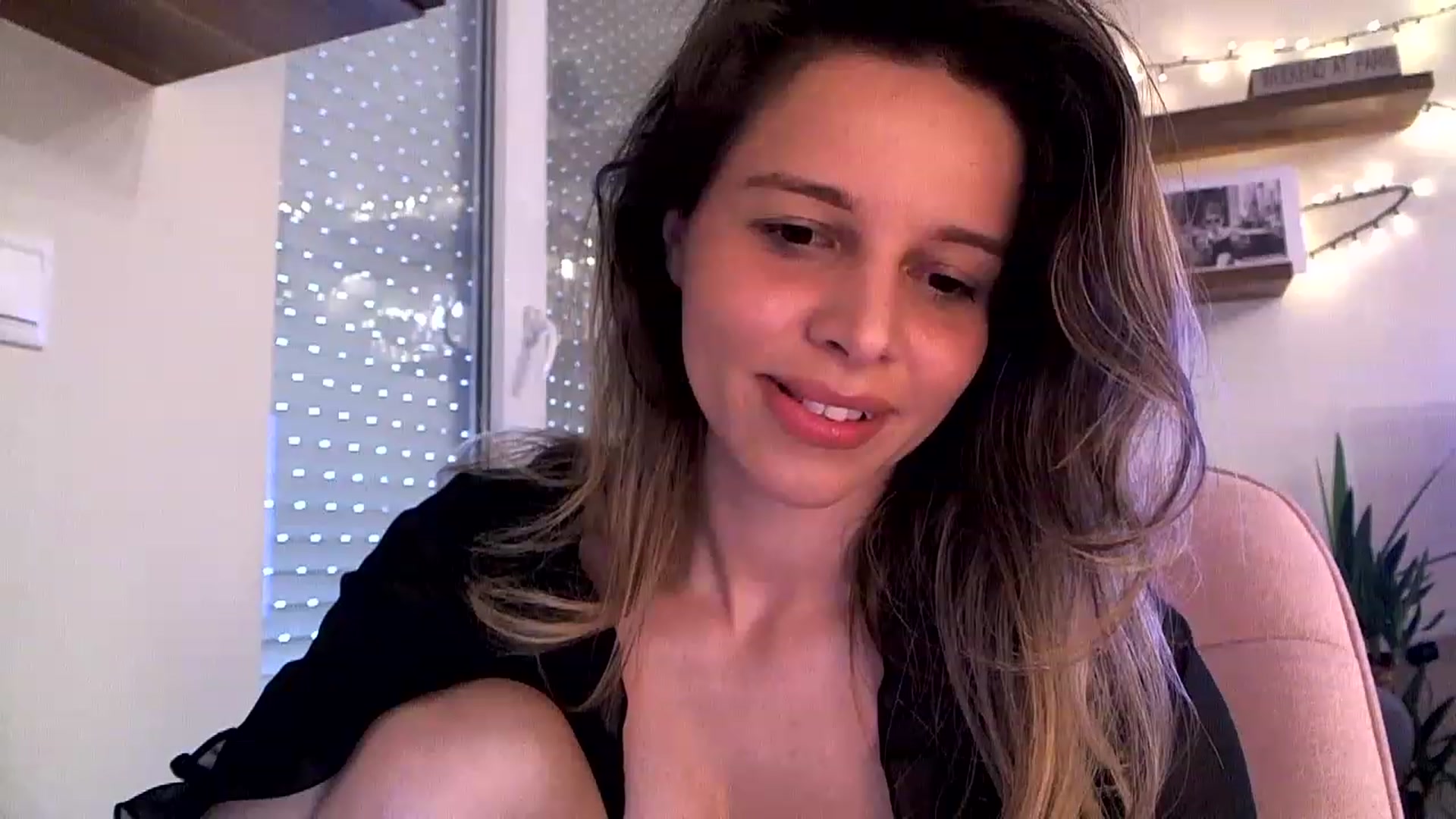 Gallery image thumbnail from Heaven_hot's myfreecams stream on, 03/09/2023, 15:13 image 17 of 20