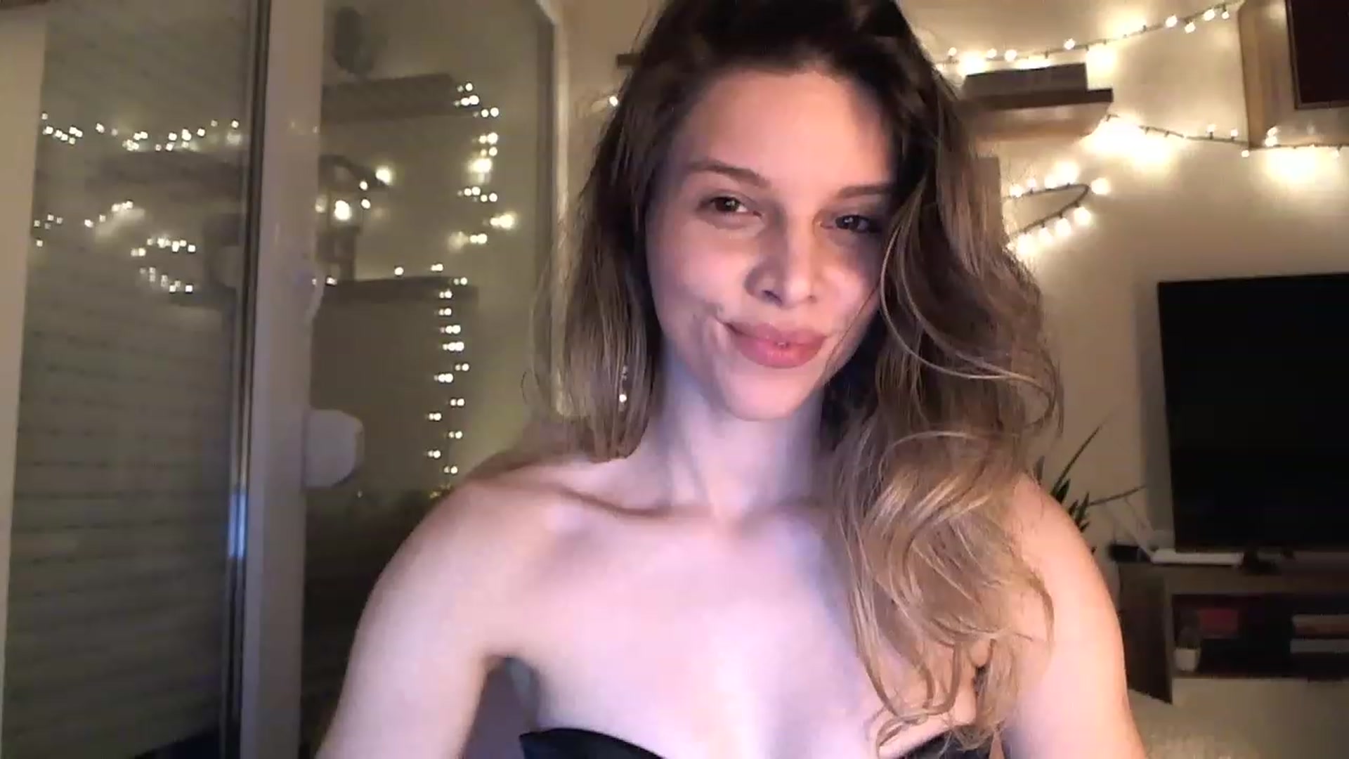Gallery image thumbnail from Heaven_hot's myfreecams stream on, 03/13/2023, 17:30 image 13 of 20