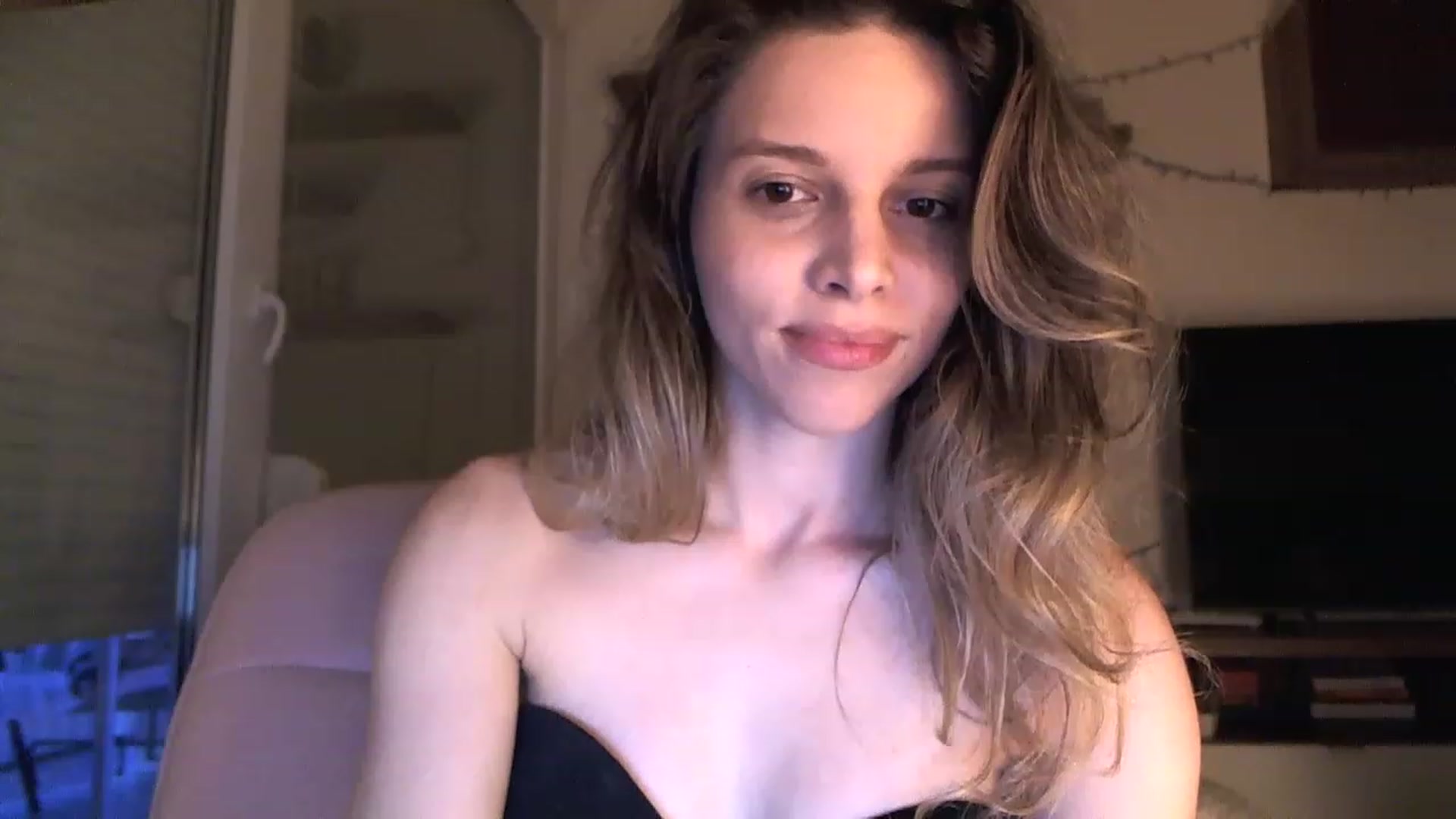 Gallery image thumbnail from Heaven_hot's myfreecams stream on, 03/13/2023, 17:30 image 9 of 20