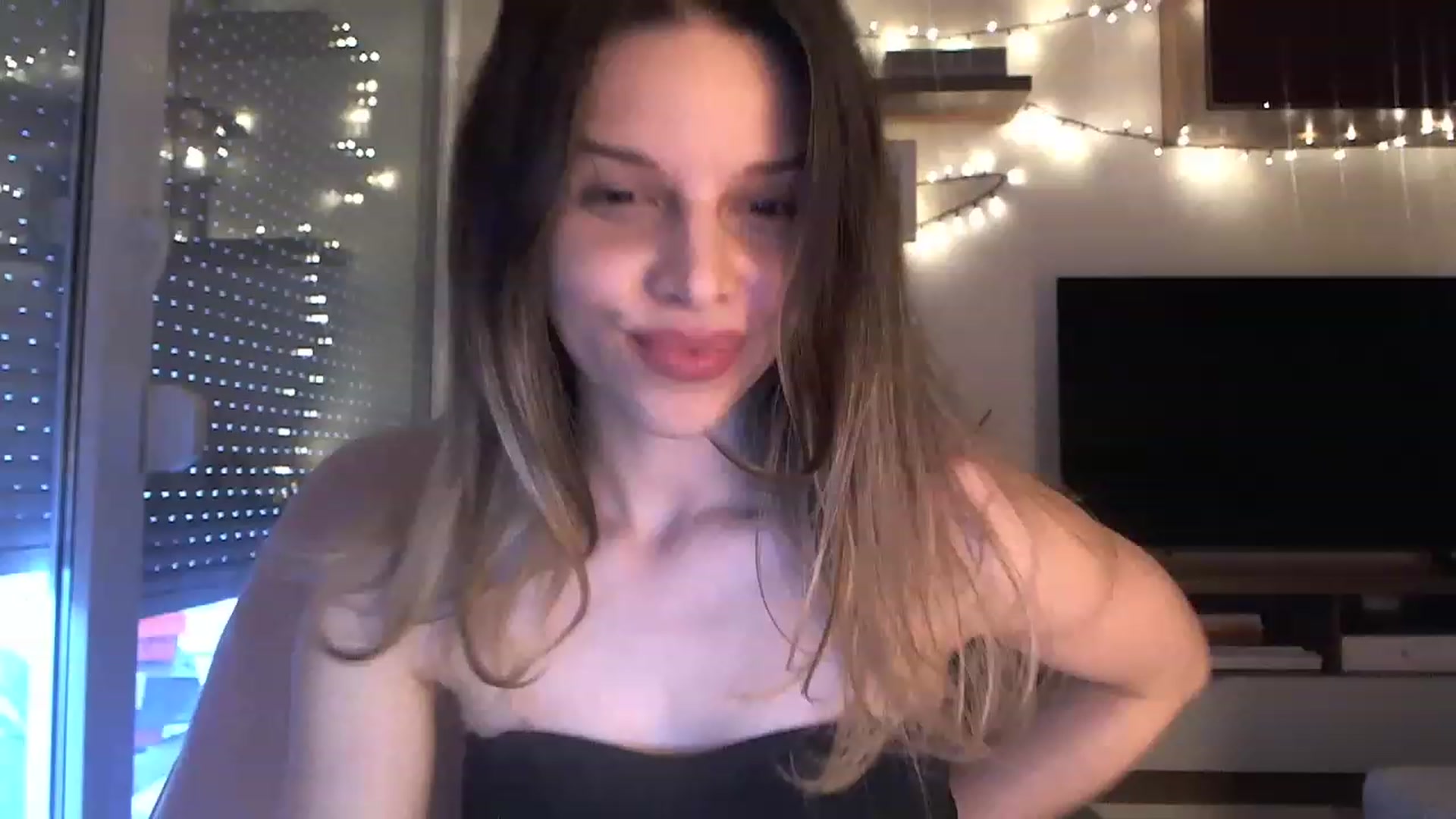 Gallery image thumbnail from Heaven_hot's myfreecams stream on, 03/28/2023, 16:32 image 14 of 20