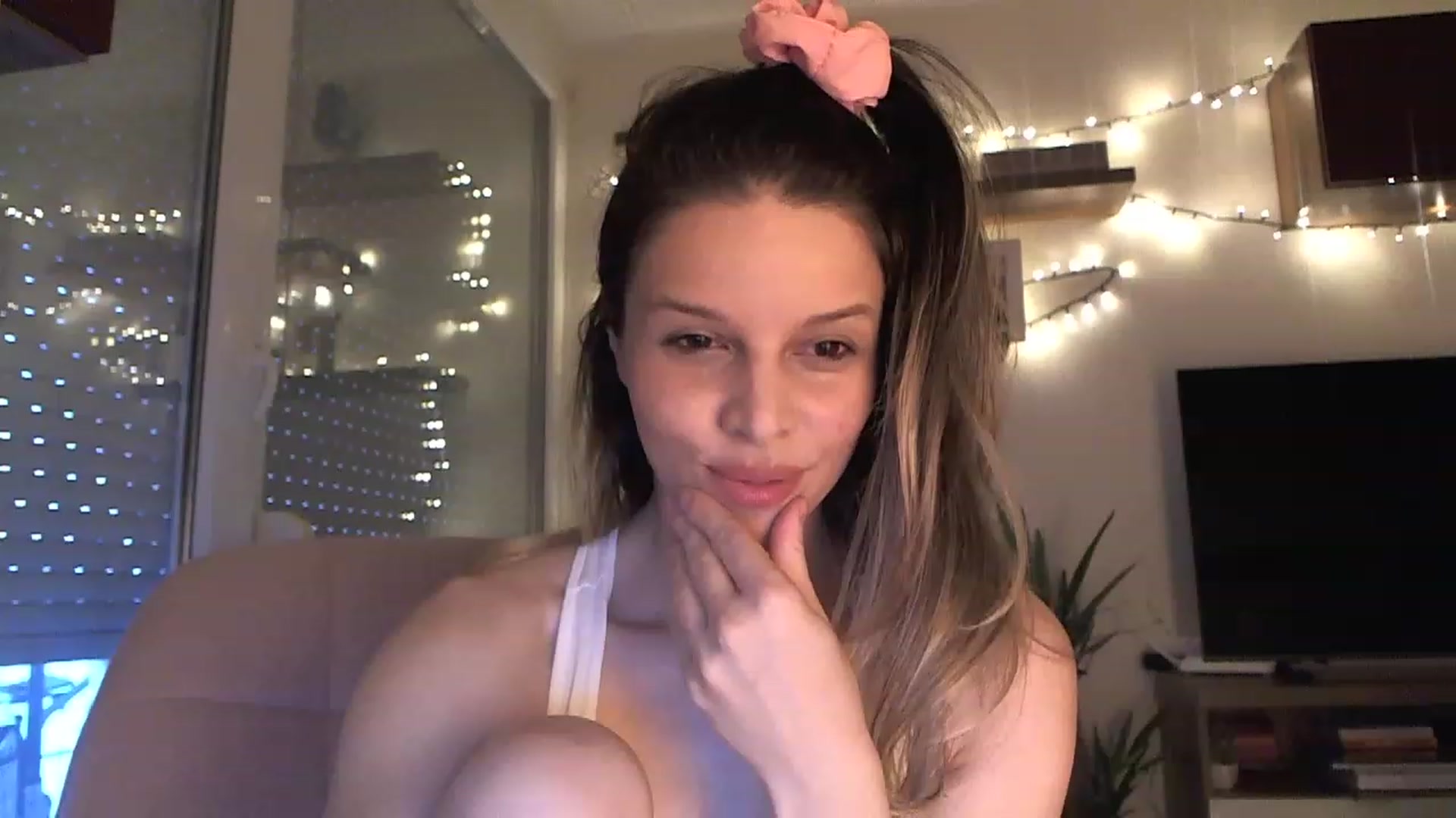 Gallery image thumbnail from Heaven_hot's myfreecams stream on, 03/29/2023, 16:53 image 10 of 20
