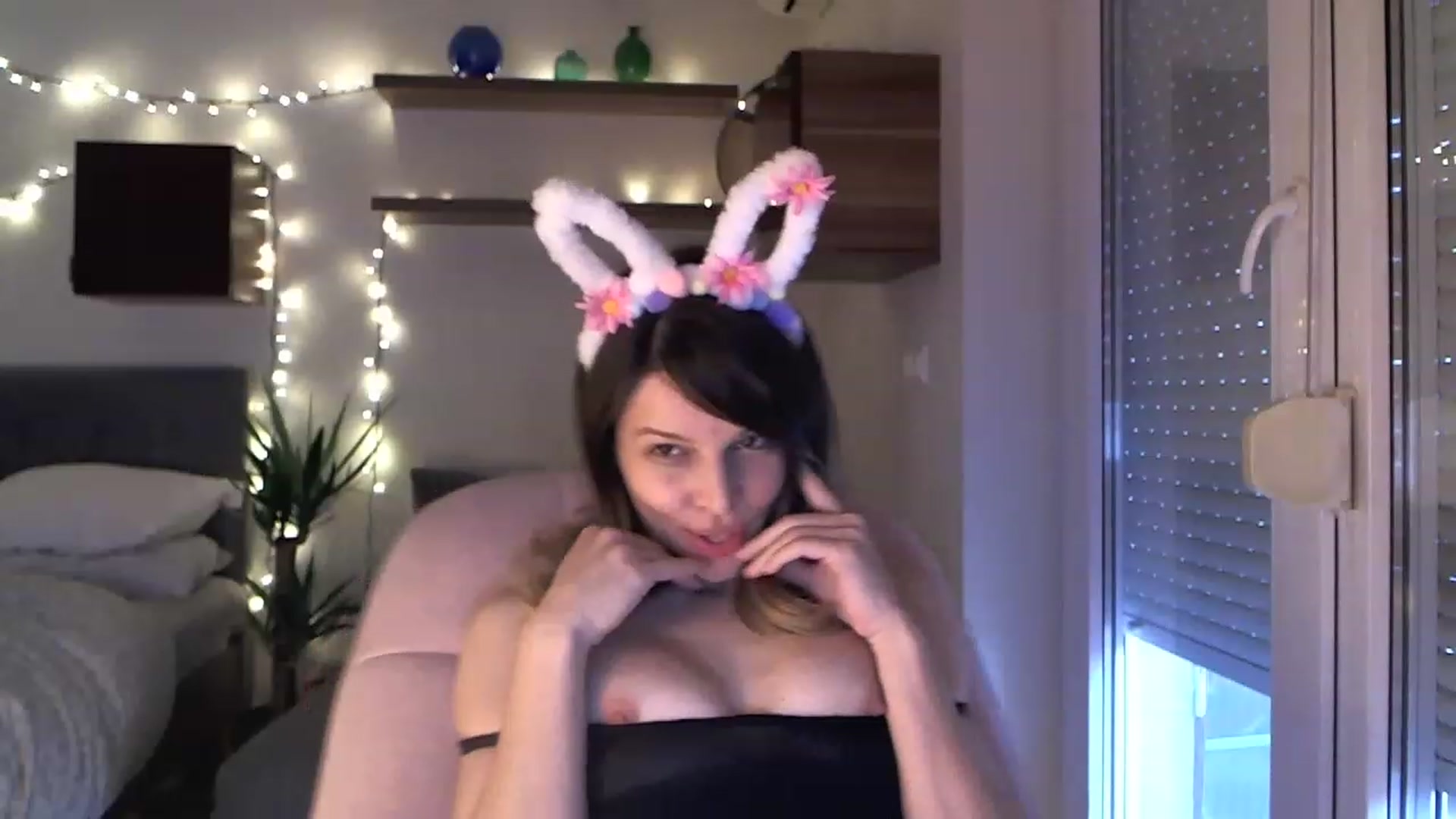 Gallery image thumbnail from Heaven_hot's myfreecams stream on, 04/06/2023, 16:00 image 19 of 20