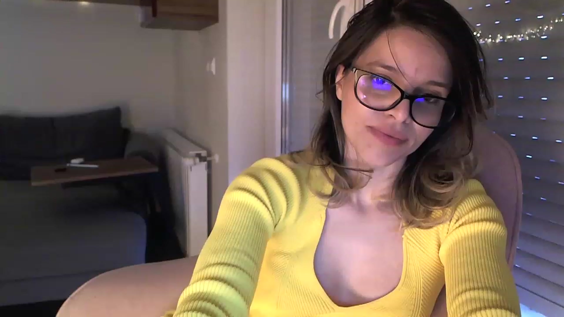 Gallery image thumbnail from Heaven_hot's myfreecams stream on, 04/07/2023, 17:22 image 5 of 20