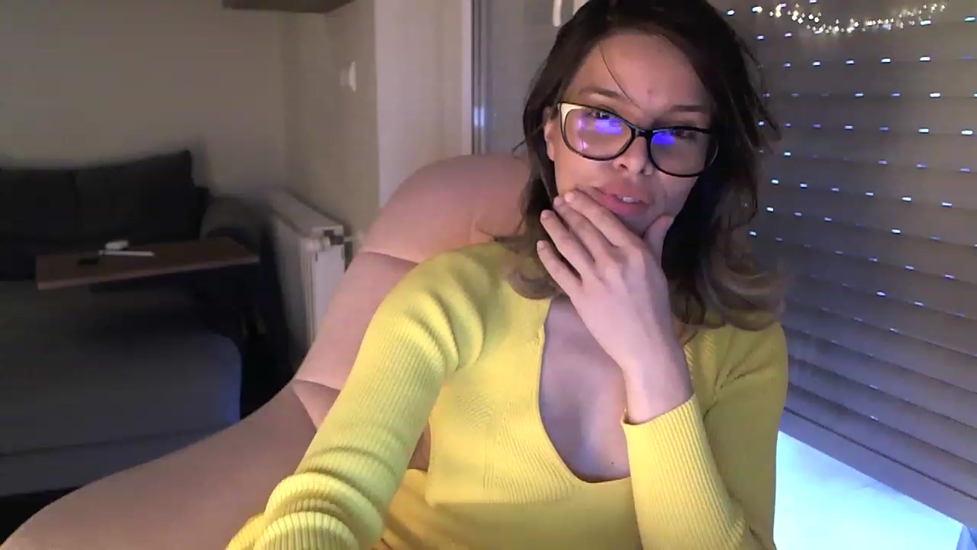 Gallery image thumbnail from Heaven_hot's myfreecams stream on, 04/07/2023, 17:22 image 4 of 20