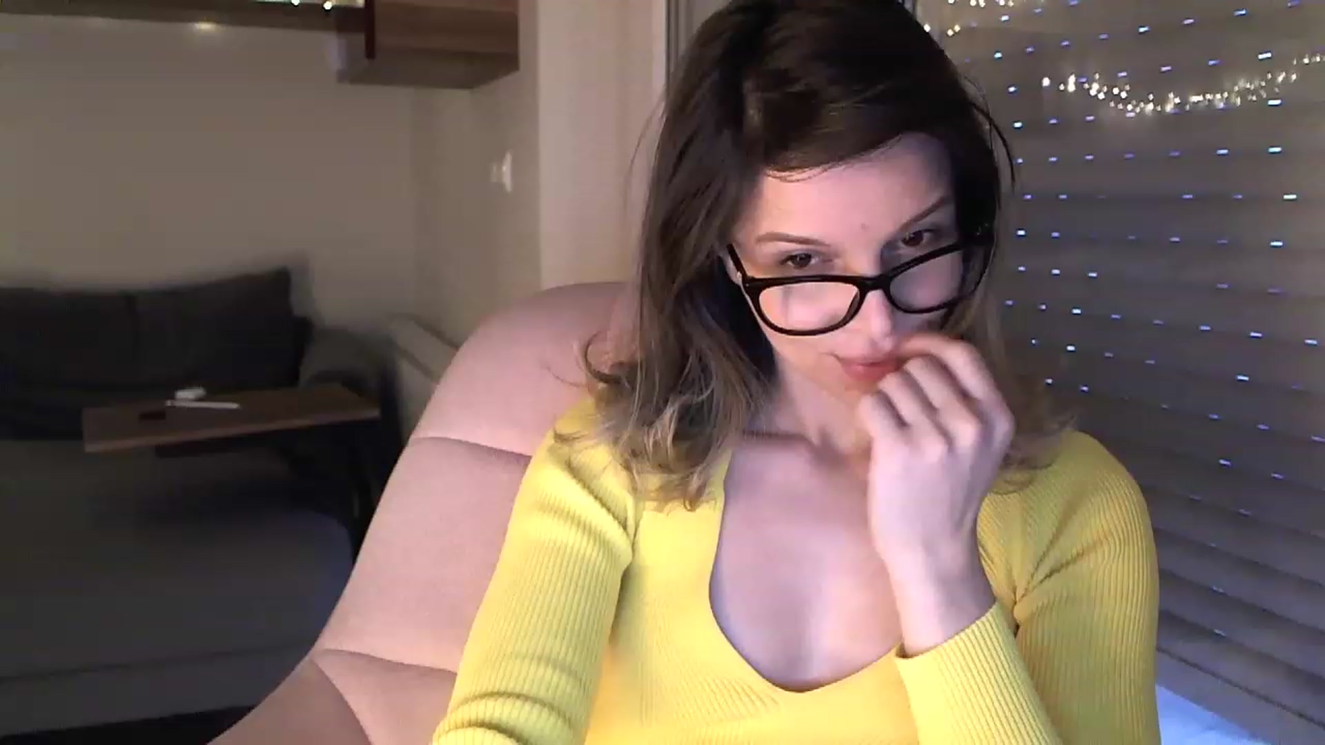 Gallery image thumbnail from Heaven_hot's myfreecams stream on, 04/07/2023, 17:22 image 9 of 20
