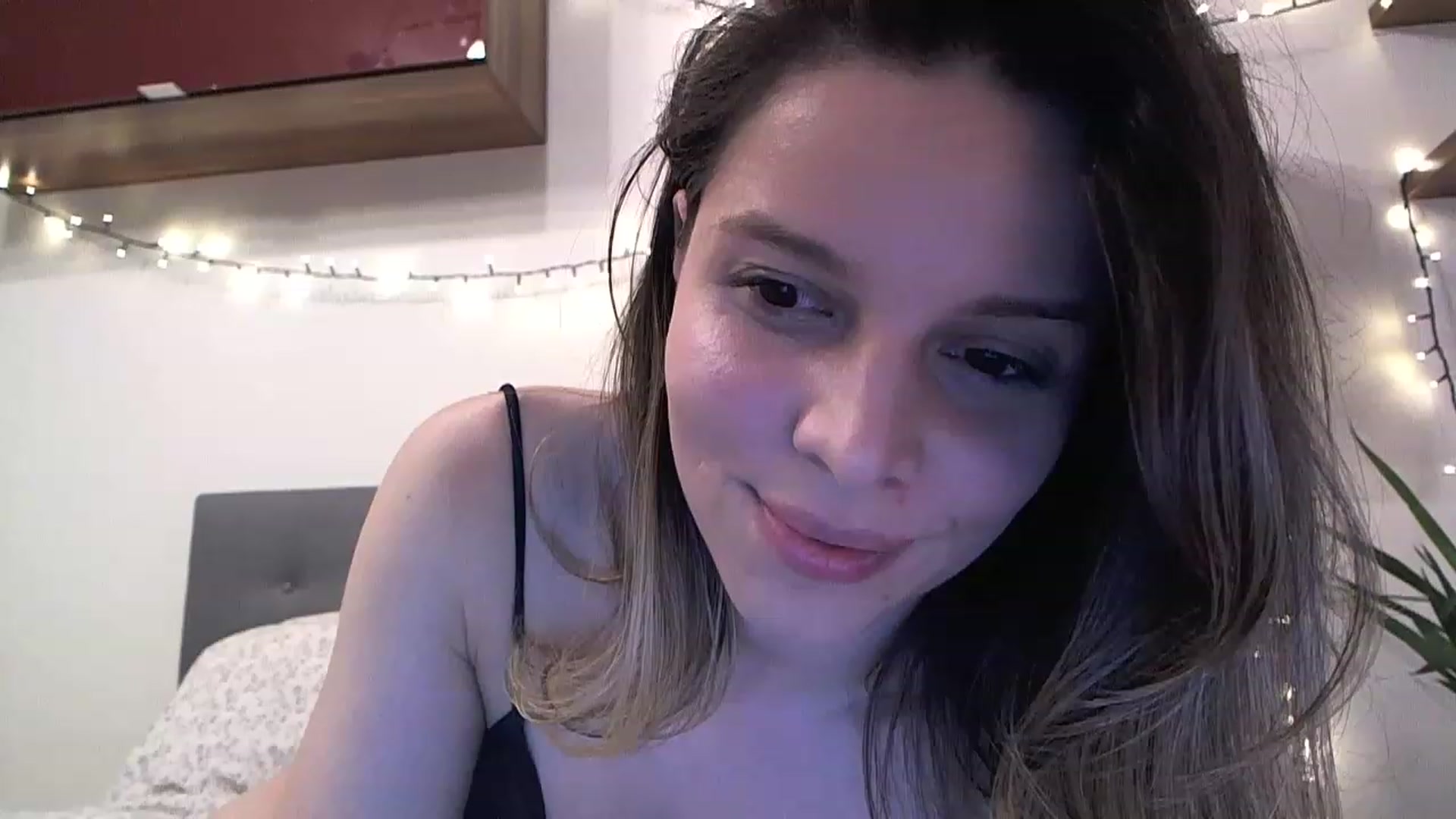 Gallery image thumbnail from Heaven_hot's myfreecams stream on, 04/20/2023, 16:50 image 15 of 20