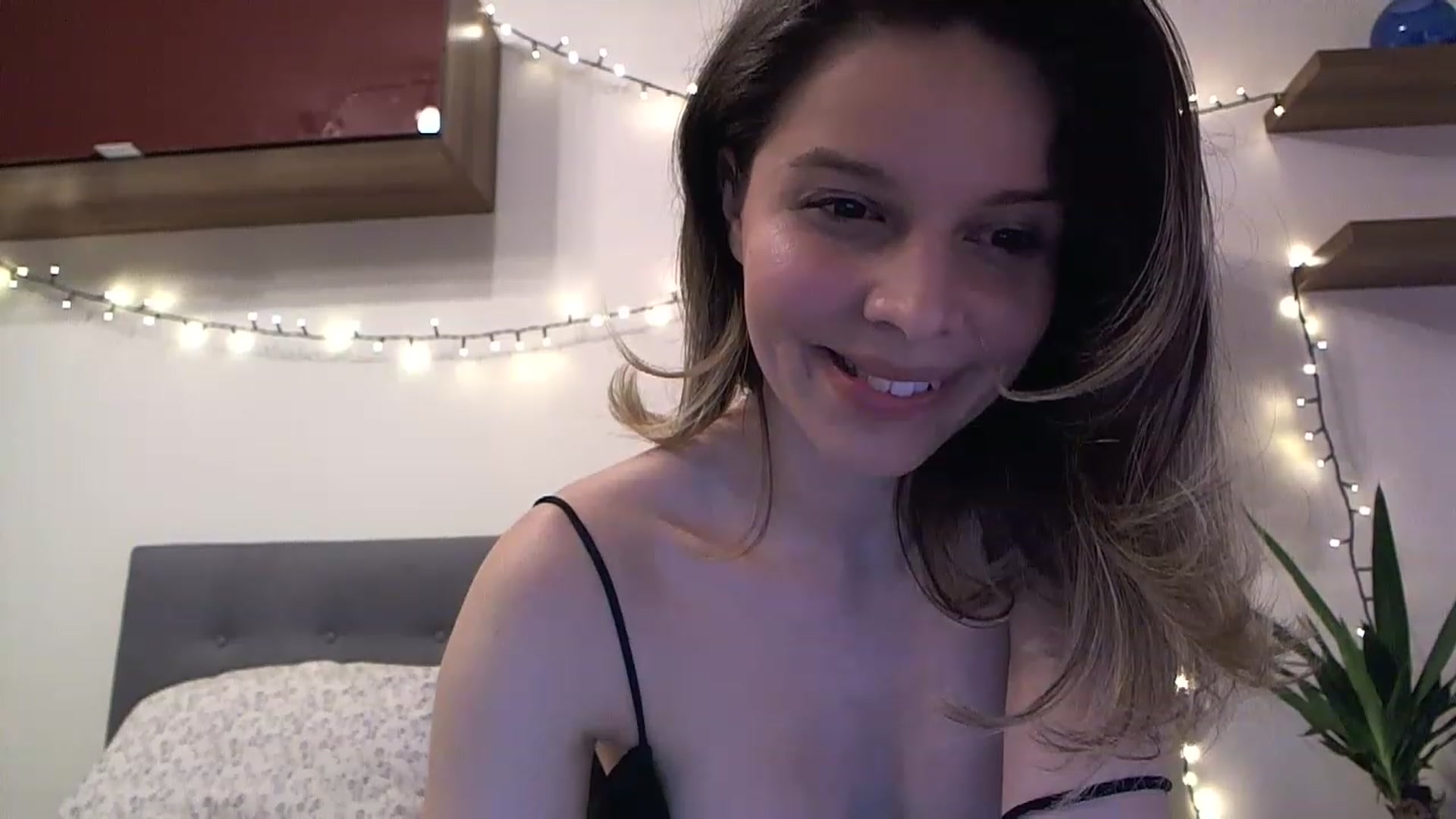 Gallery image thumbnail from Heaven_hot's myfreecams stream on, 04/20/2023, 16:50 image 12 of 20