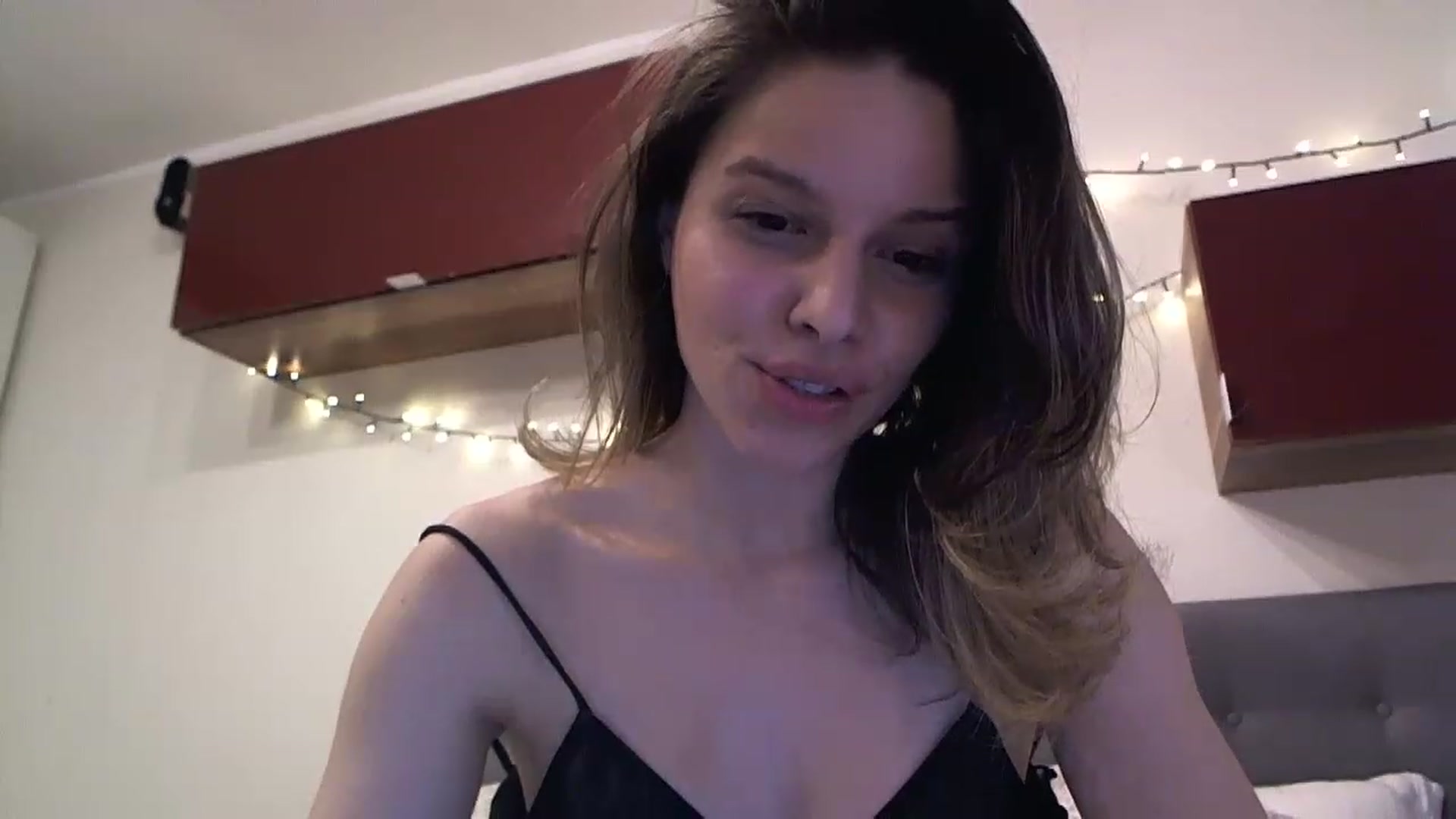 Gallery image thumbnail from Heaven_hot's myfreecams stream on, 04/20/2023, 16:50 image 16 of 20