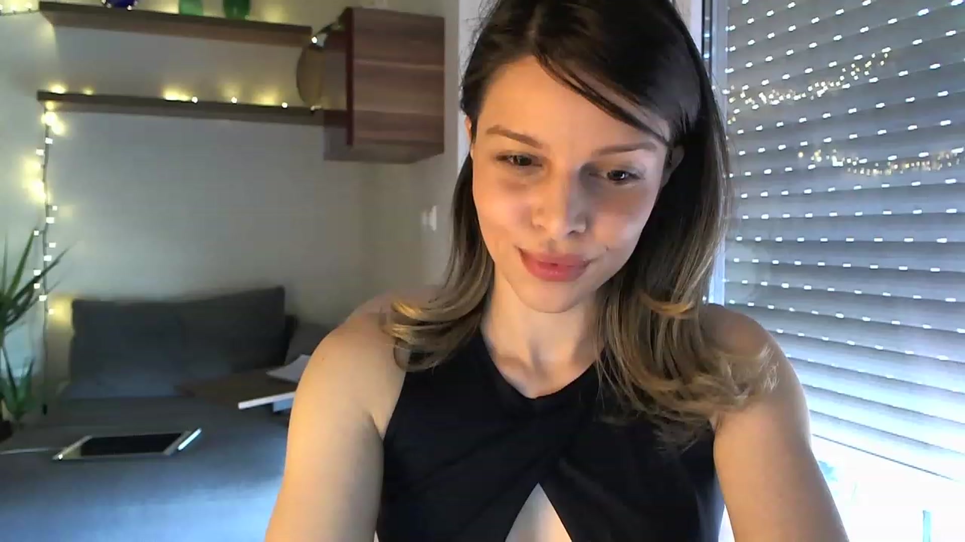 Gallery image thumbnail from Heaven_hot's myfreecams stream on, 04/21/2023, 14:50 image 15 of 20