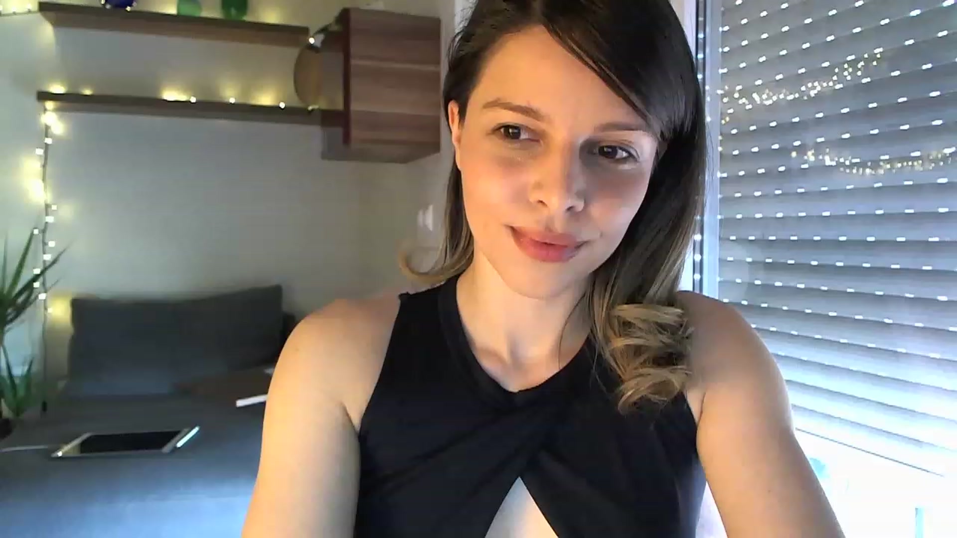 Gallery image thumbnail from Heaven_hot's myfreecams stream on, 04/21/2023, 14:50 image 12 of 20
