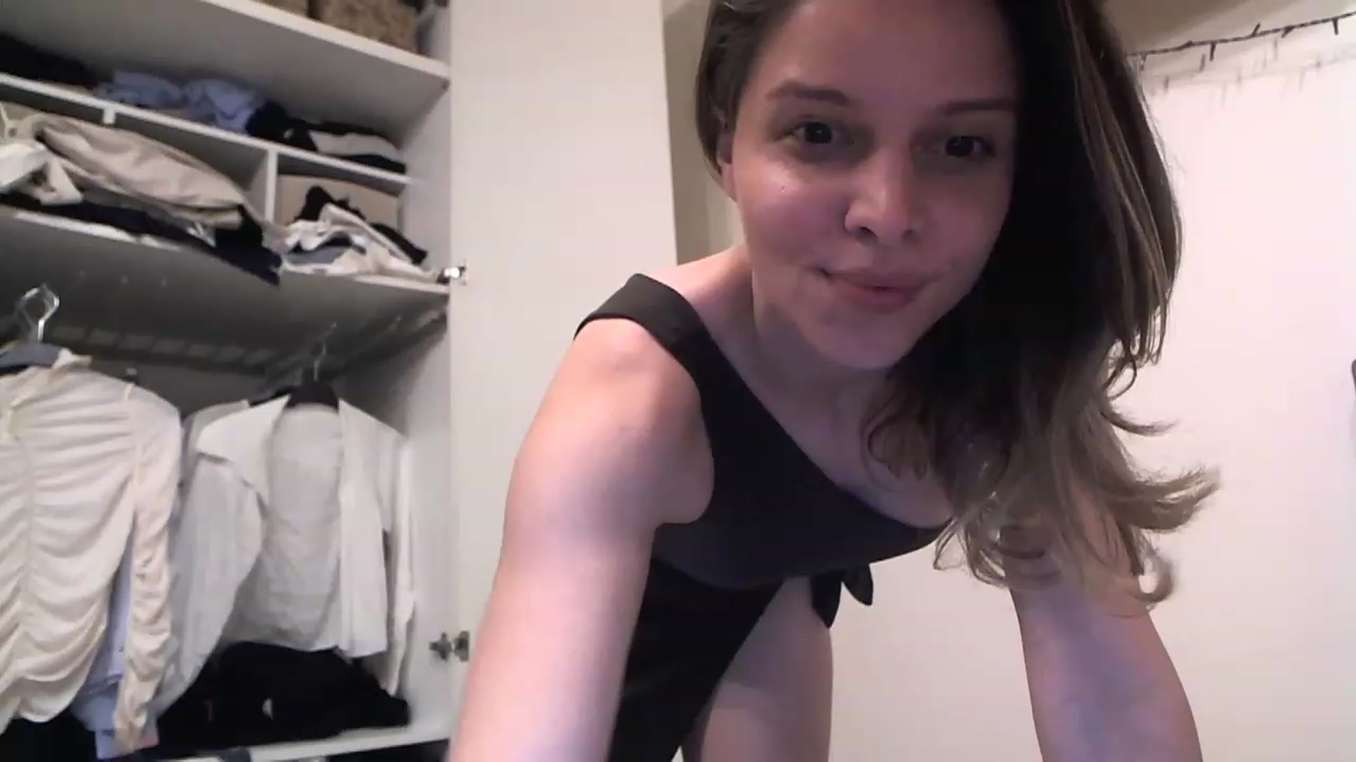 Gallery image thumbnail from Heaven_hot's myfreecams stream on, 05/28/2023, 16:29 image 9 of 20