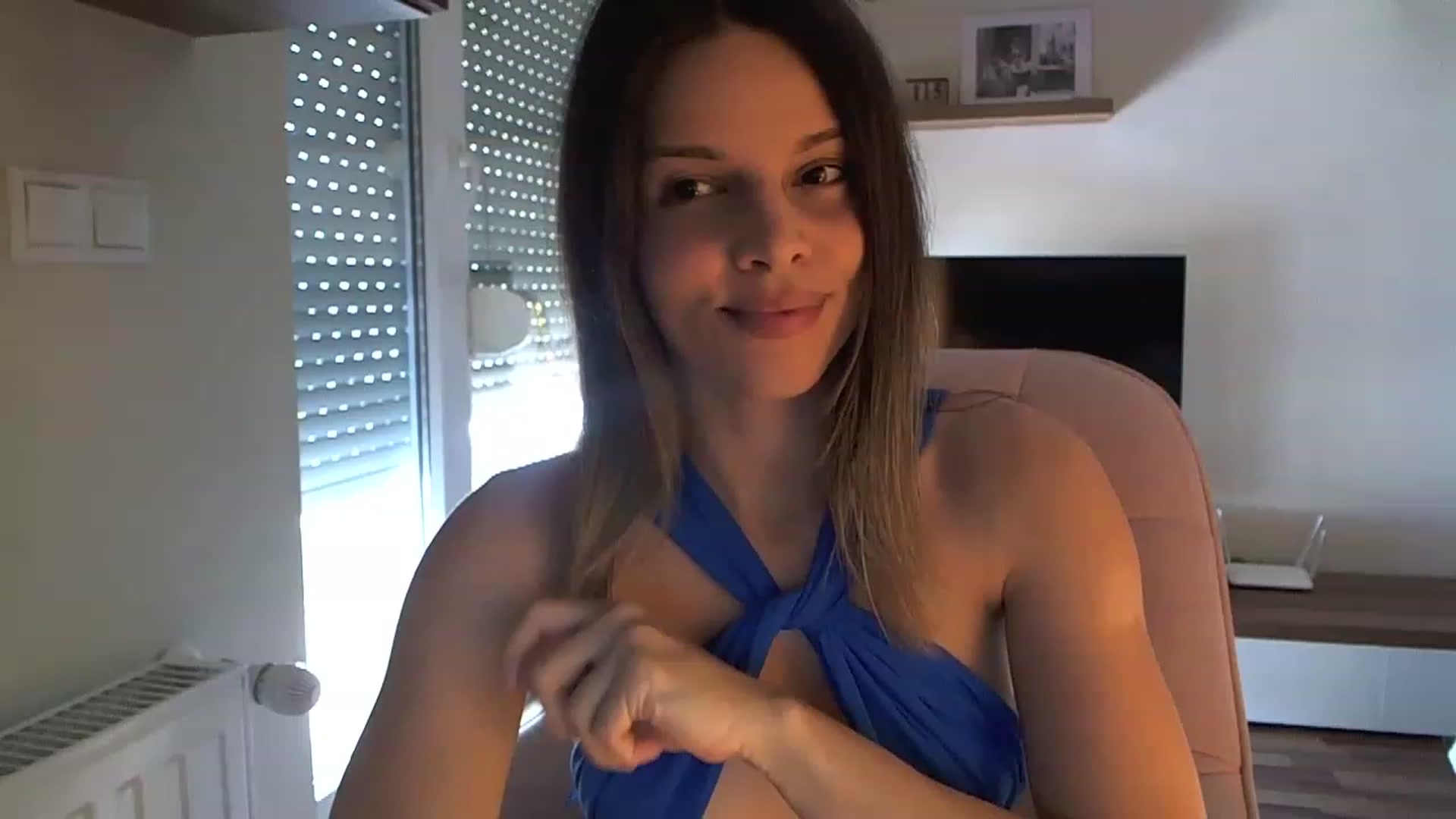 Gallery image thumbnail from Heaven_hot's myfreecams stream on, 06/01/2023, 15:02 image 15 of 20