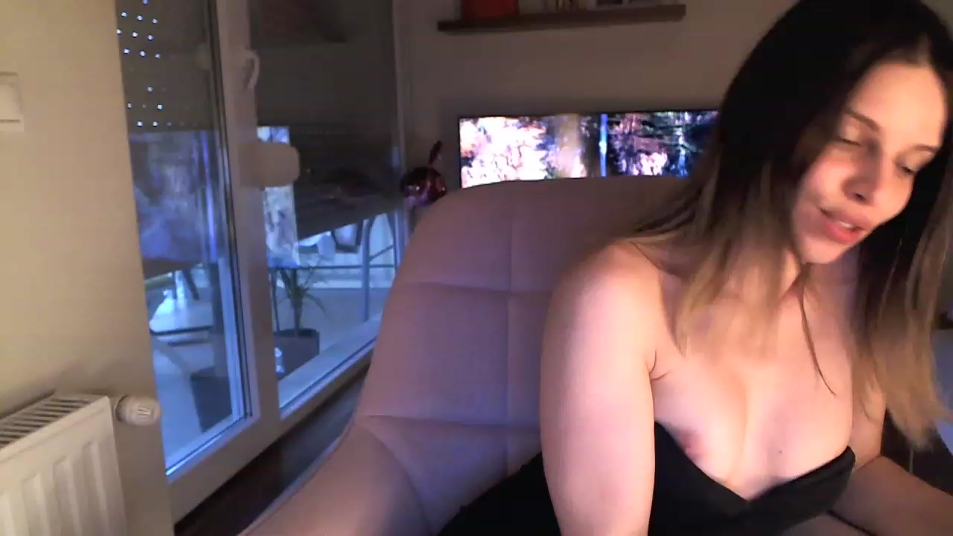Gallery image thumbnail from Heaven_hot's myfreecams stream on, 06/02/2023, 17:11 image 8 of 20