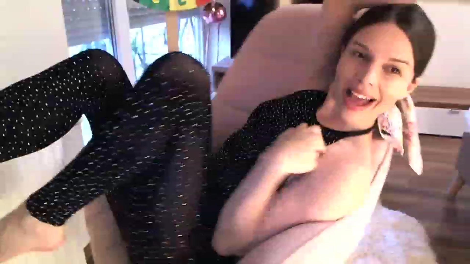 Gallery image thumbnail from Heaven_hot's myfreecams stream on, 06/06/2023, 16:08 image 6 of 20