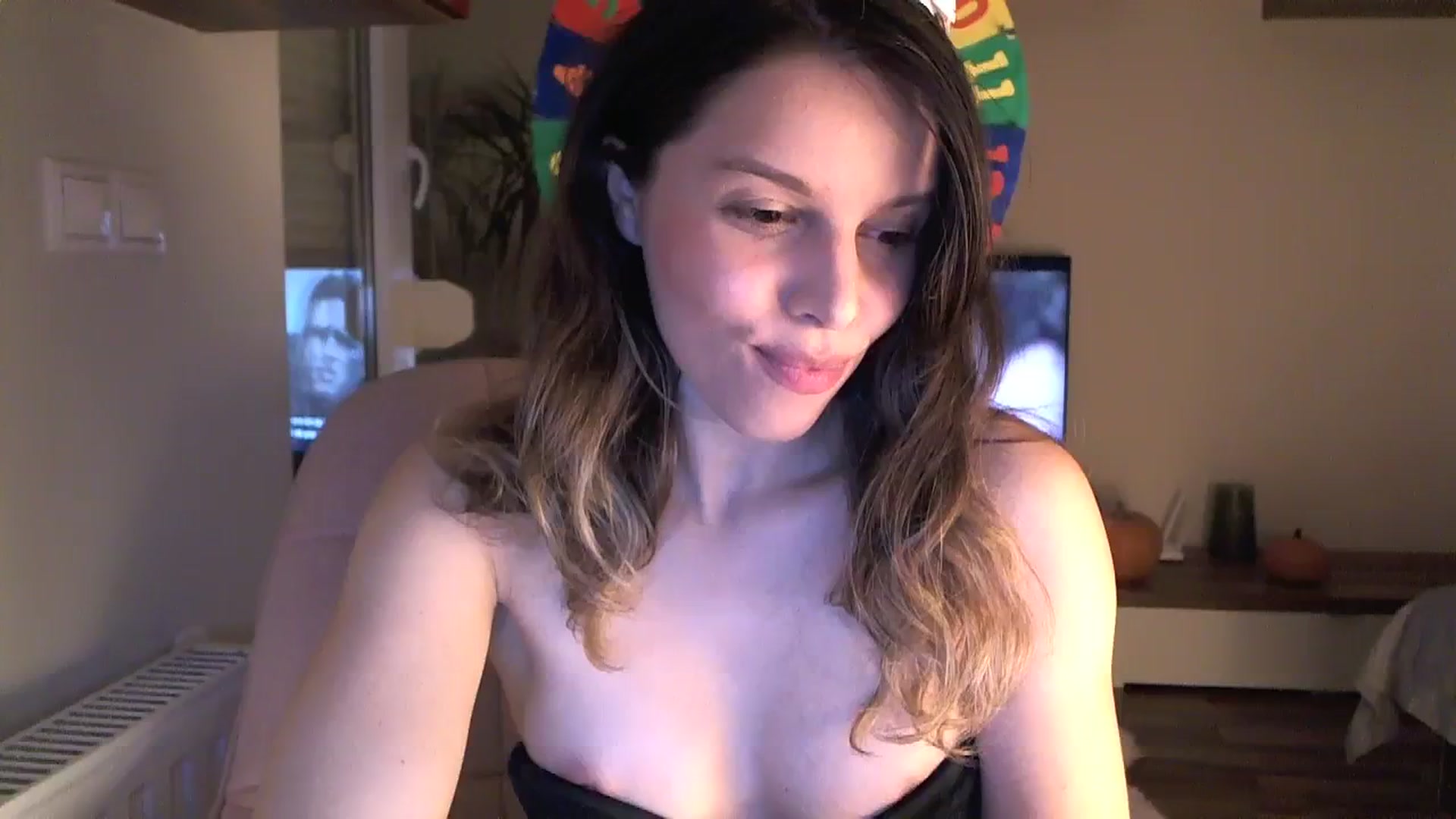Gallery image thumbnail from Heaven_hot's myfreecams stream on, 10/30/2023, 17:09 image 4 of 20
