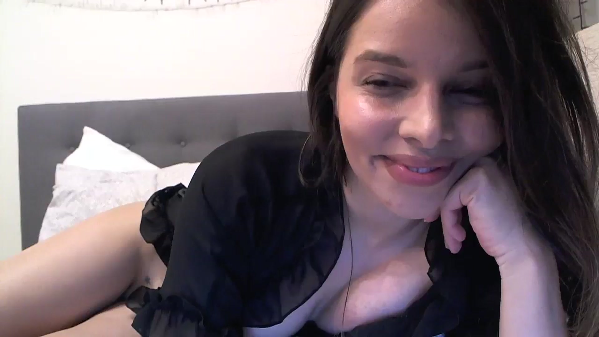 Gallery image thumbnail from Heaven_hot's myfreecams stream on, 12/04/2023, 17:34 image 20 of 20