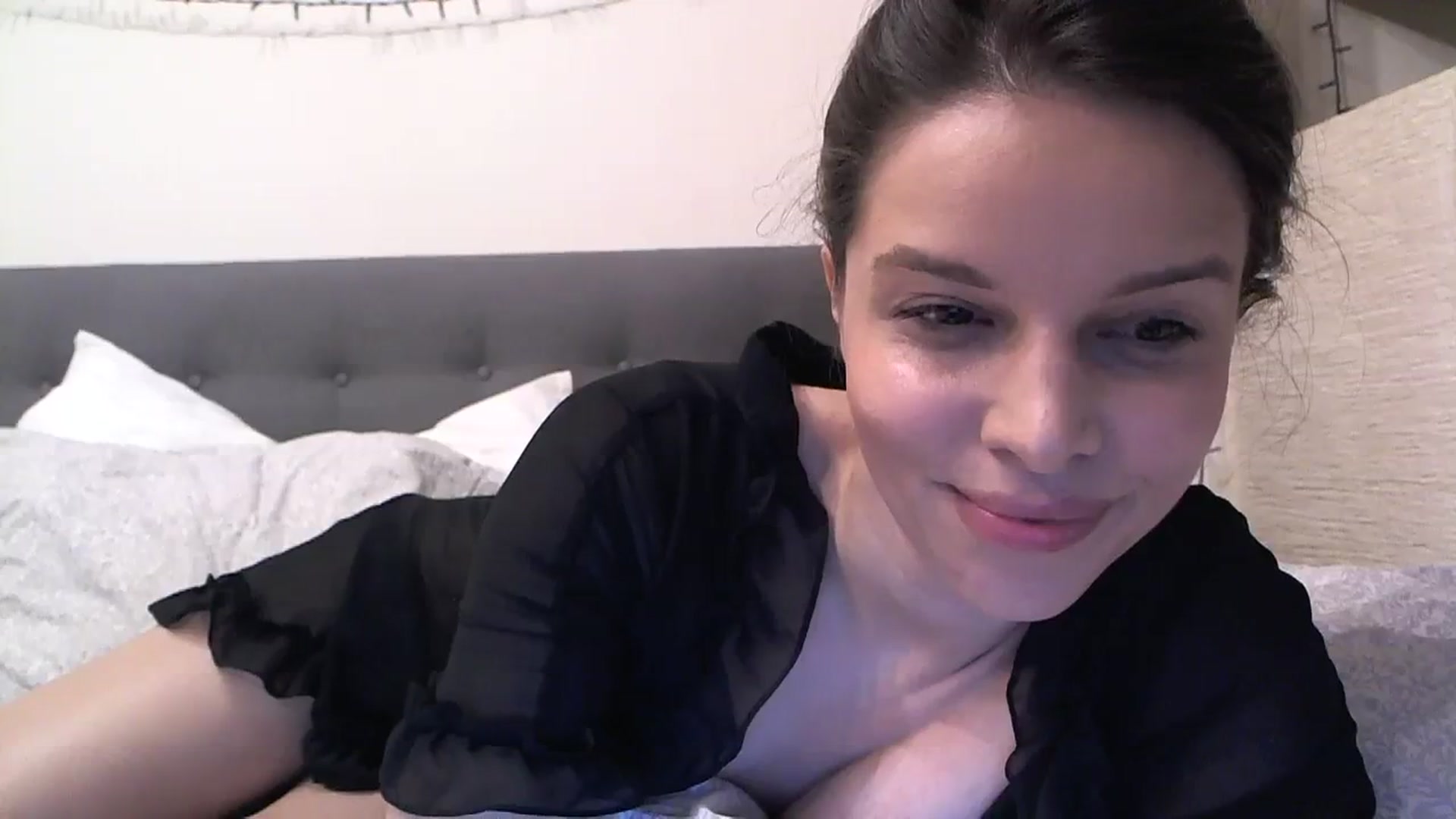 Gallery image thumbnail from Heaven_hot's myfreecams stream on, 12/04/2023, 18:07 image 18 of 20