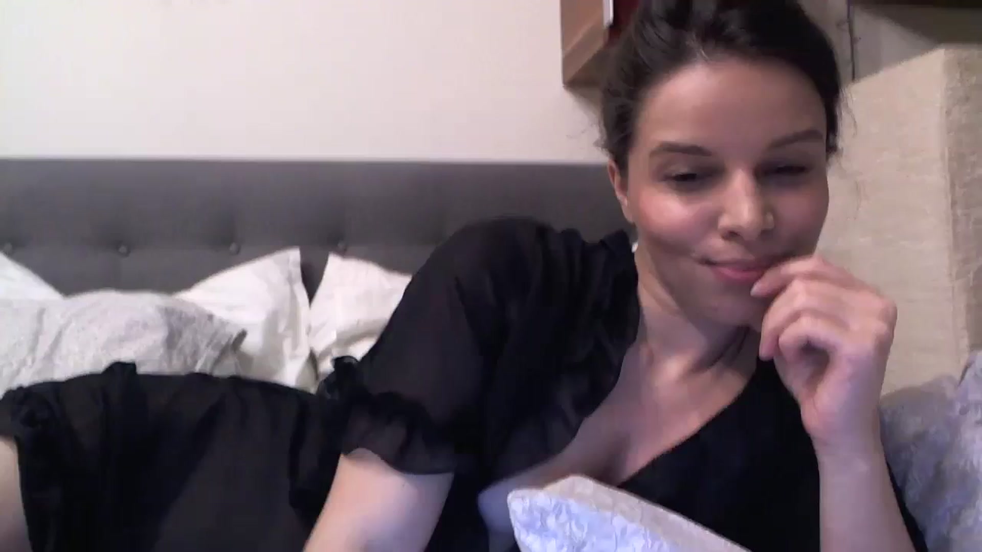 Gallery image thumbnail from Heaven_hot's myfreecams stream on, 12/04/2023, 18:07 image 9 of 20