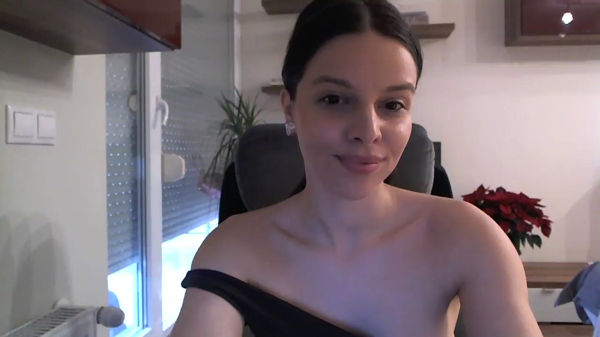 Gallery image thumbnail from Heaven_hot's myfreecams stream on, 12/10/2023, 12:16 image 17 of 20