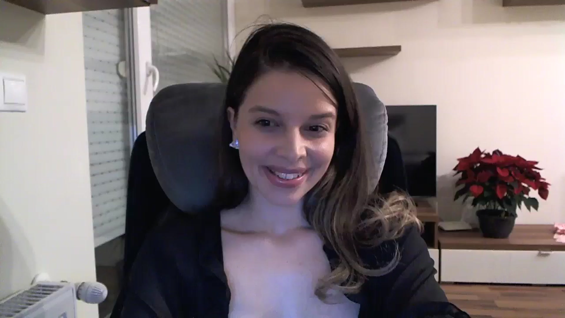 Gallery image thumbnail from Heaven_hot's myfreecams stream on, 12/10/2023, 17:29 image 10 of 20
