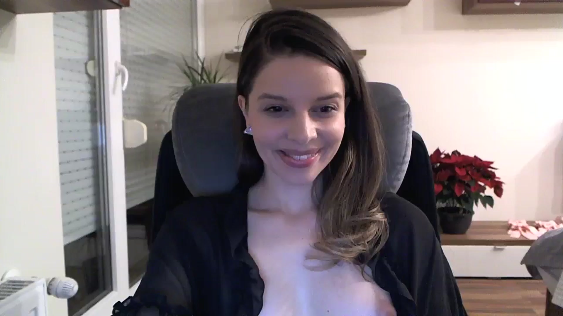 Gallery image thumbnail from Heaven_hot's myfreecams stream on, 12/10/2023, 17:29 image 3 of 20