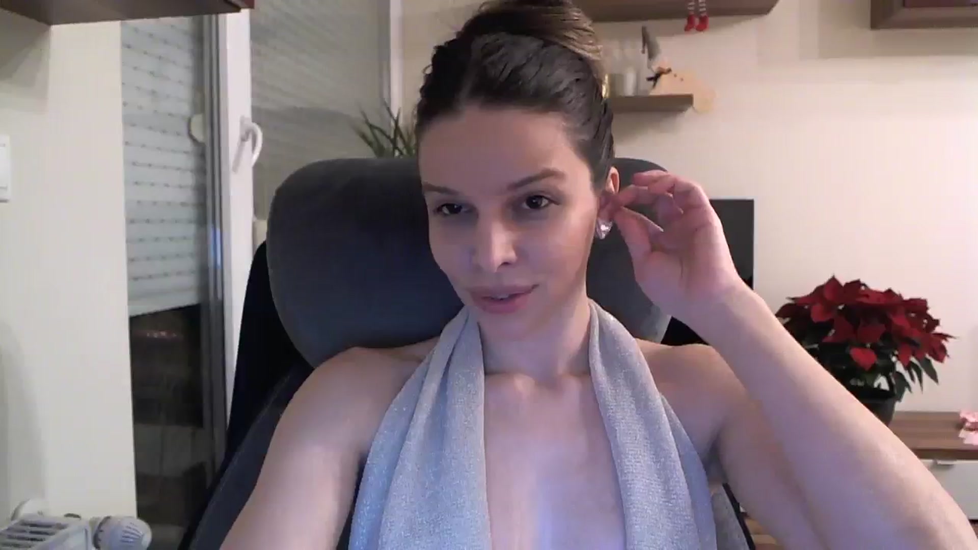 Gallery image thumbnail from Heaven_hot's myfreecams stream on, 12/11/2023, 17:16 image 17 of 20