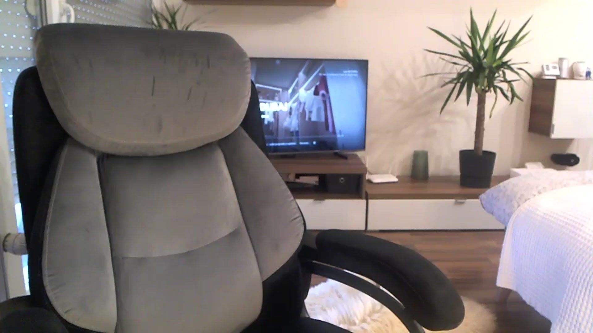 Gallery image thumbnail from Heaven_hot's myfreecams stream on, 12/17/2023, 13:22 image 12 of 20