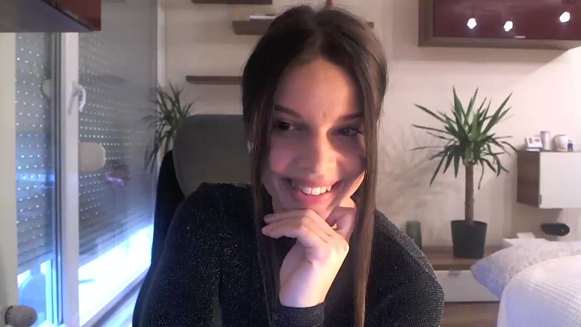 Gallery image thumbnail from Heaven_hot's myfreecams stream on, 12/17/2023, 13:22 image 10 of 20