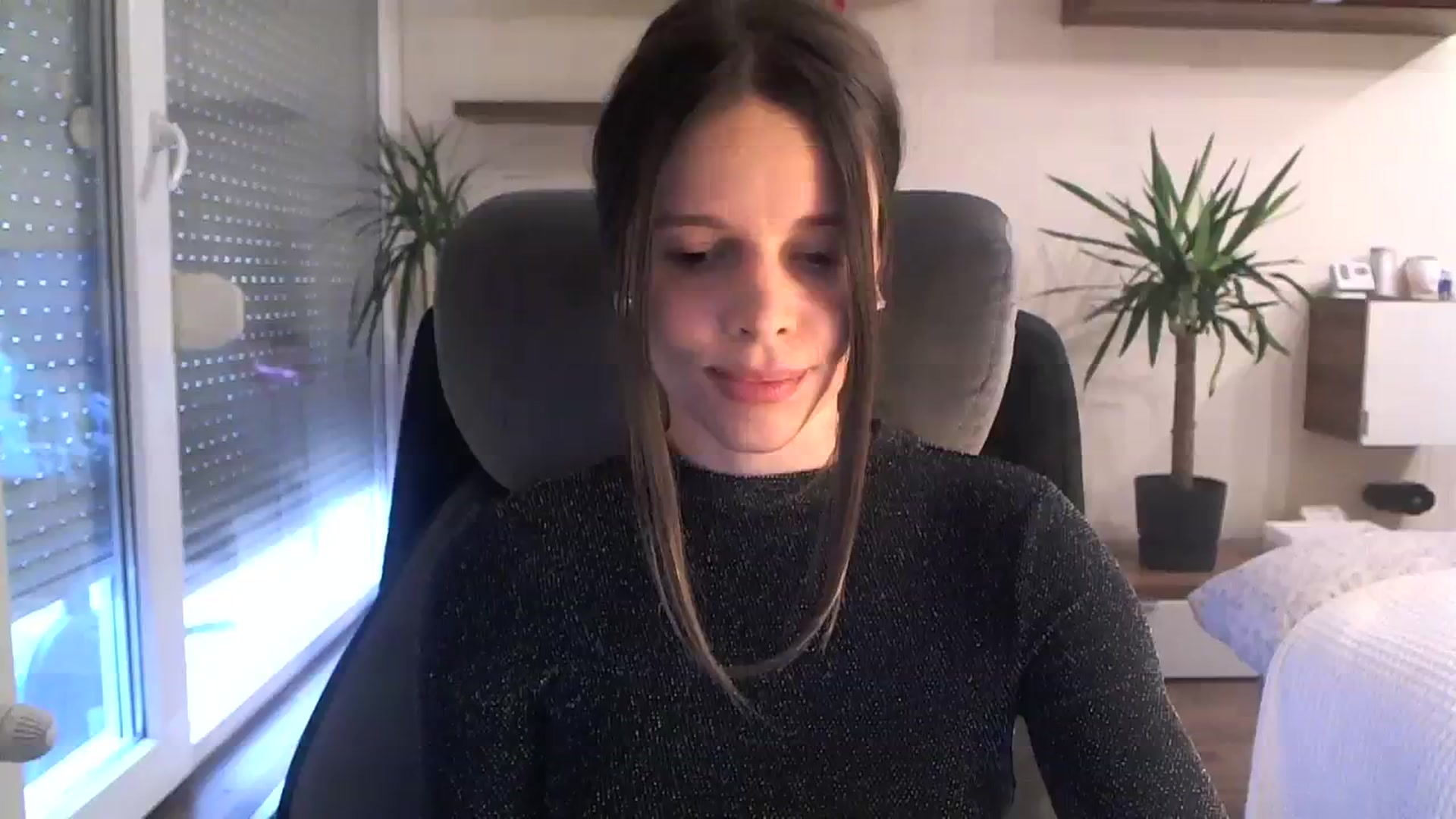 Gallery image thumbnail from Heaven_hot's myfreecams stream on, 12/17/2023, 13:22 image 3 of 20