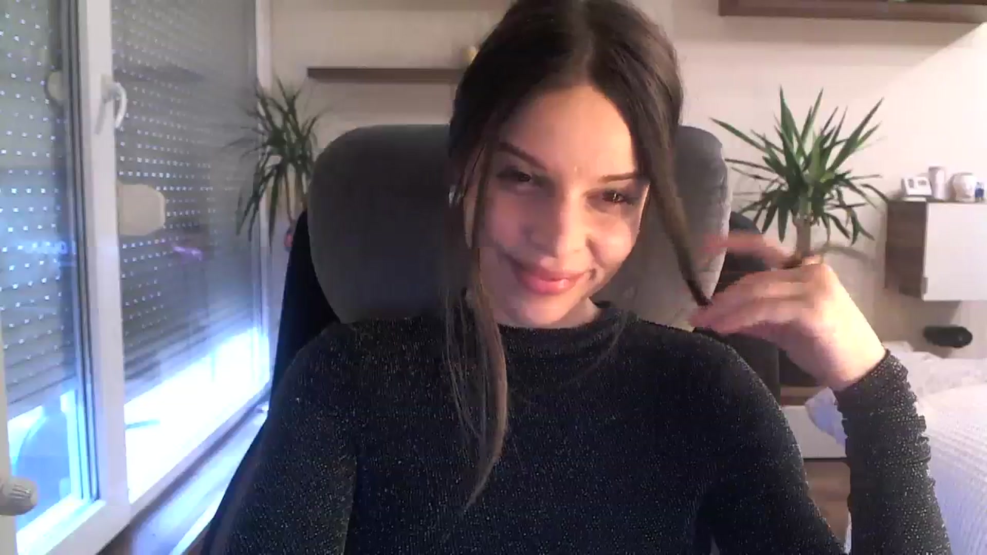 Gallery image thumbnail from Heaven_hot's myfreecams stream on, 12/17/2023, 13:22 image 6 of 20