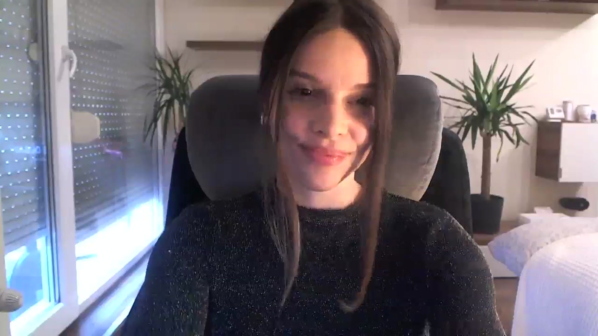 Gallery image thumbnail from Heaven_hot's myfreecams stream on, 12/17/2023, 13:22 image 7 of 20