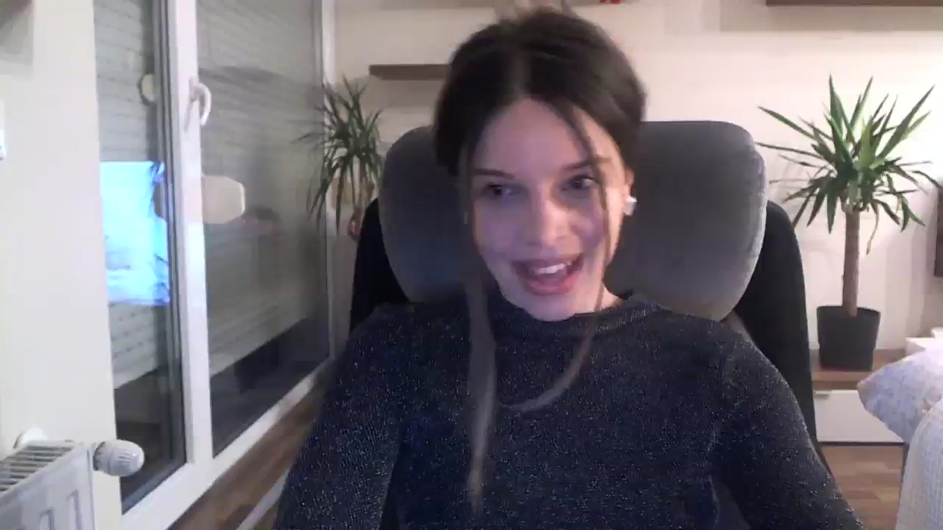 Gallery image thumbnail from Heaven_hot's myfreecams stream on, 12/17/2023, 16:54 image 4 of 20