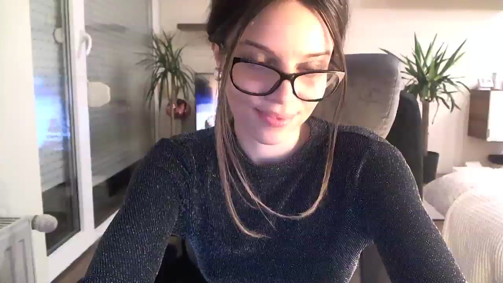 Gallery image thumbnail from Heaven_hot's myfreecams stream on, 12/17/2023, 16:54 image 15 of 20