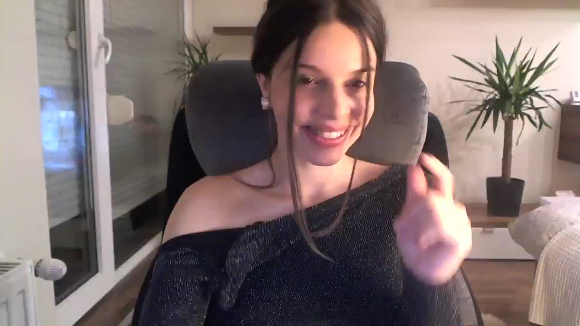 Gallery image thumbnail from Heaven_hot's myfreecams stream on, 12/17/2023, 16:54 image 11 of 20
